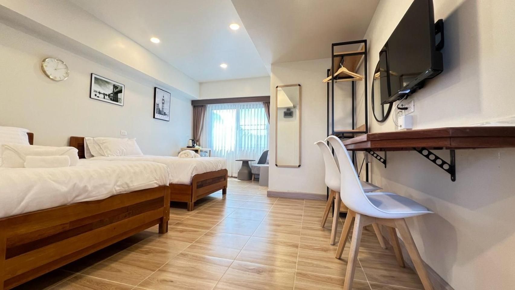 Standard Twin Room