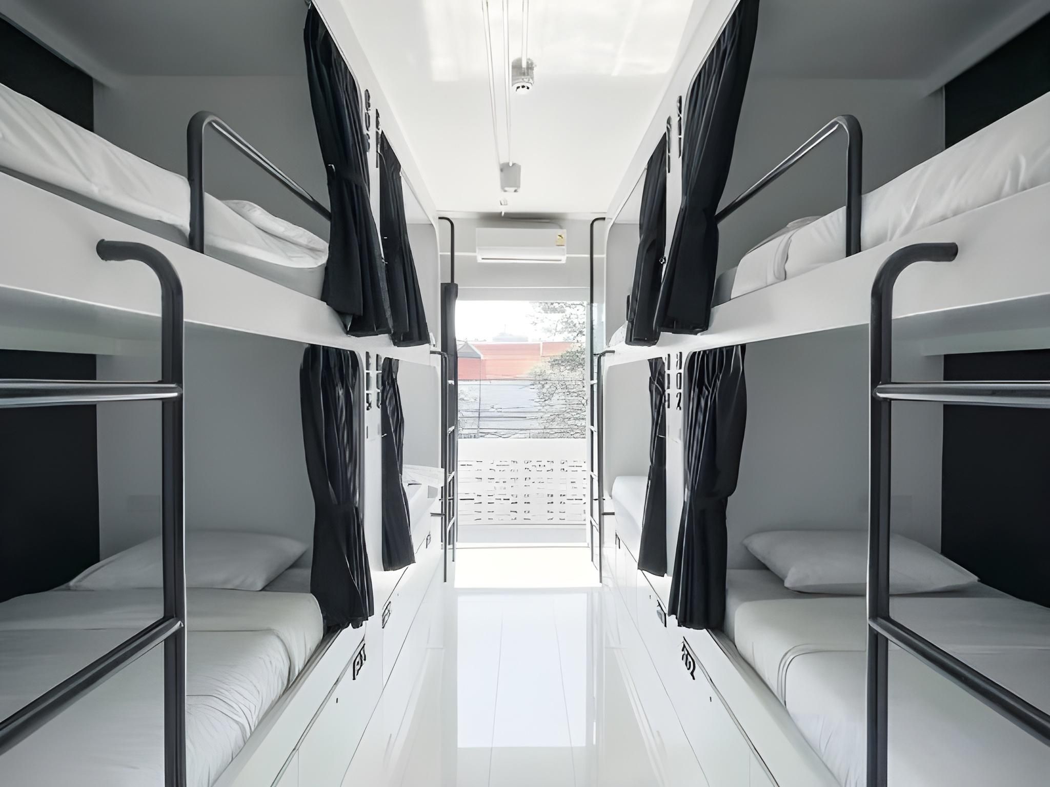 8-Bed Mixed Dormitory Room