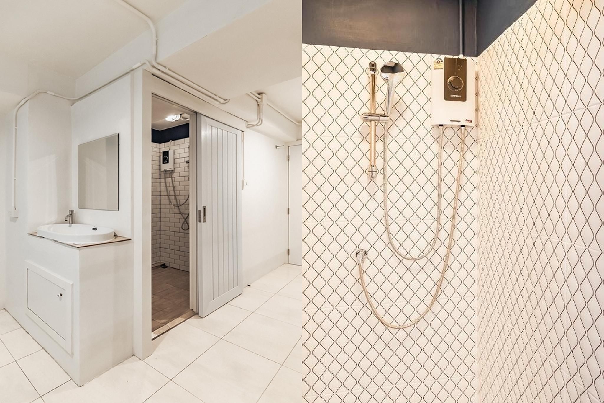 Quadruple Room with Private Bathroom