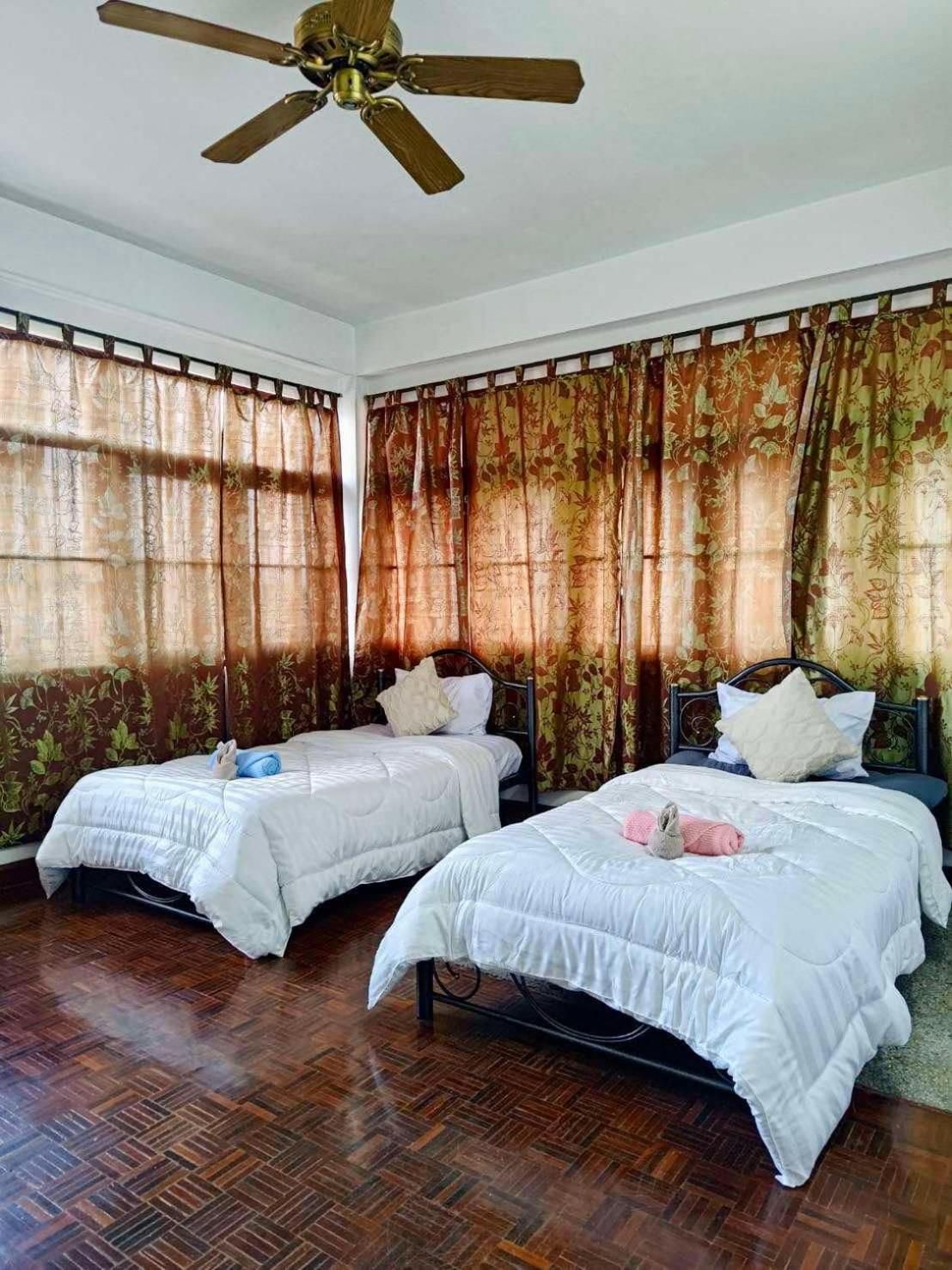 Twin Room with Shared Toilet