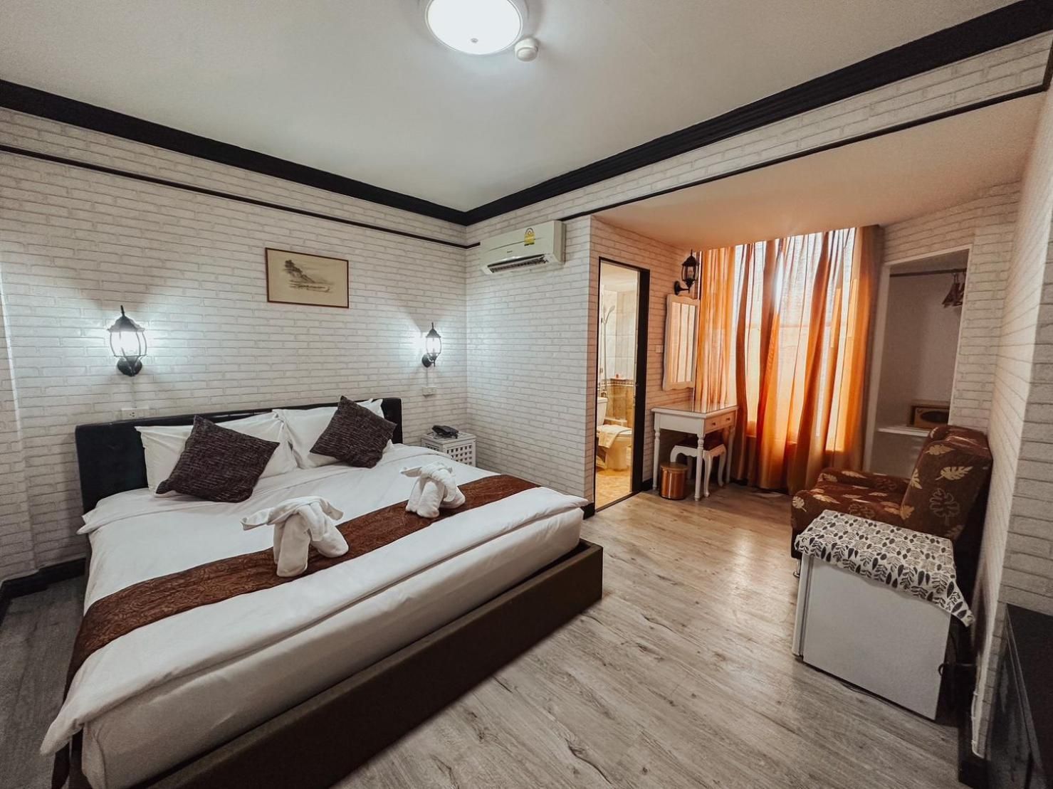 Superior King Room