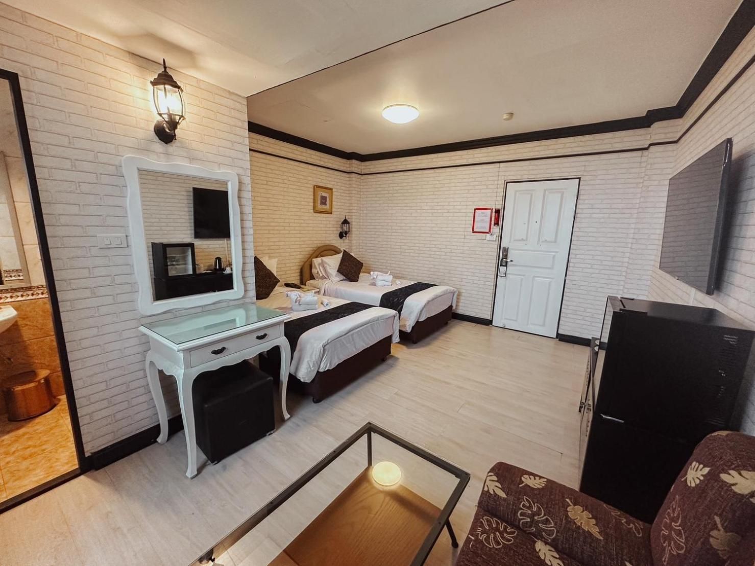 Superior Twin Room