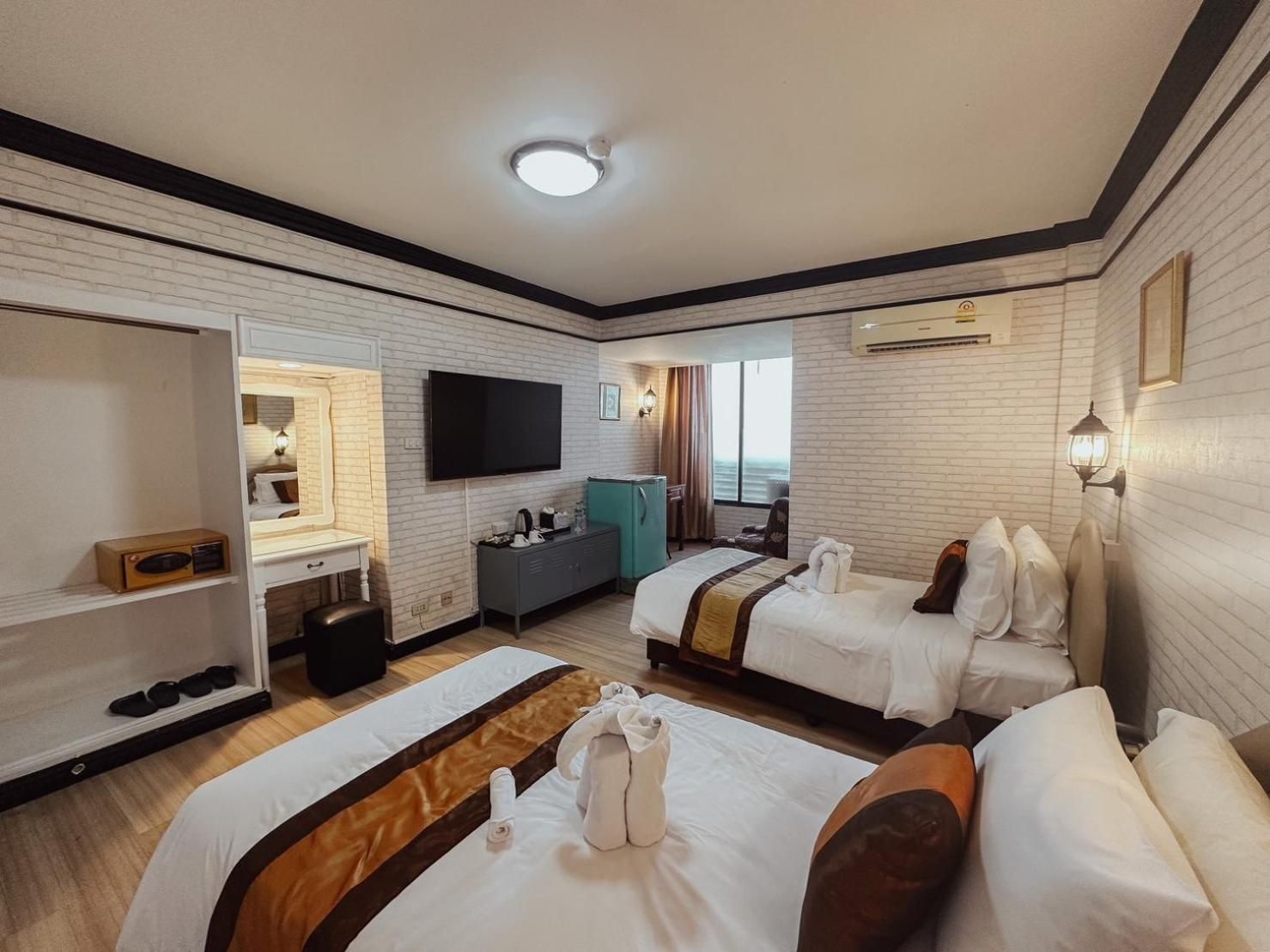 Deluxe Twin Room