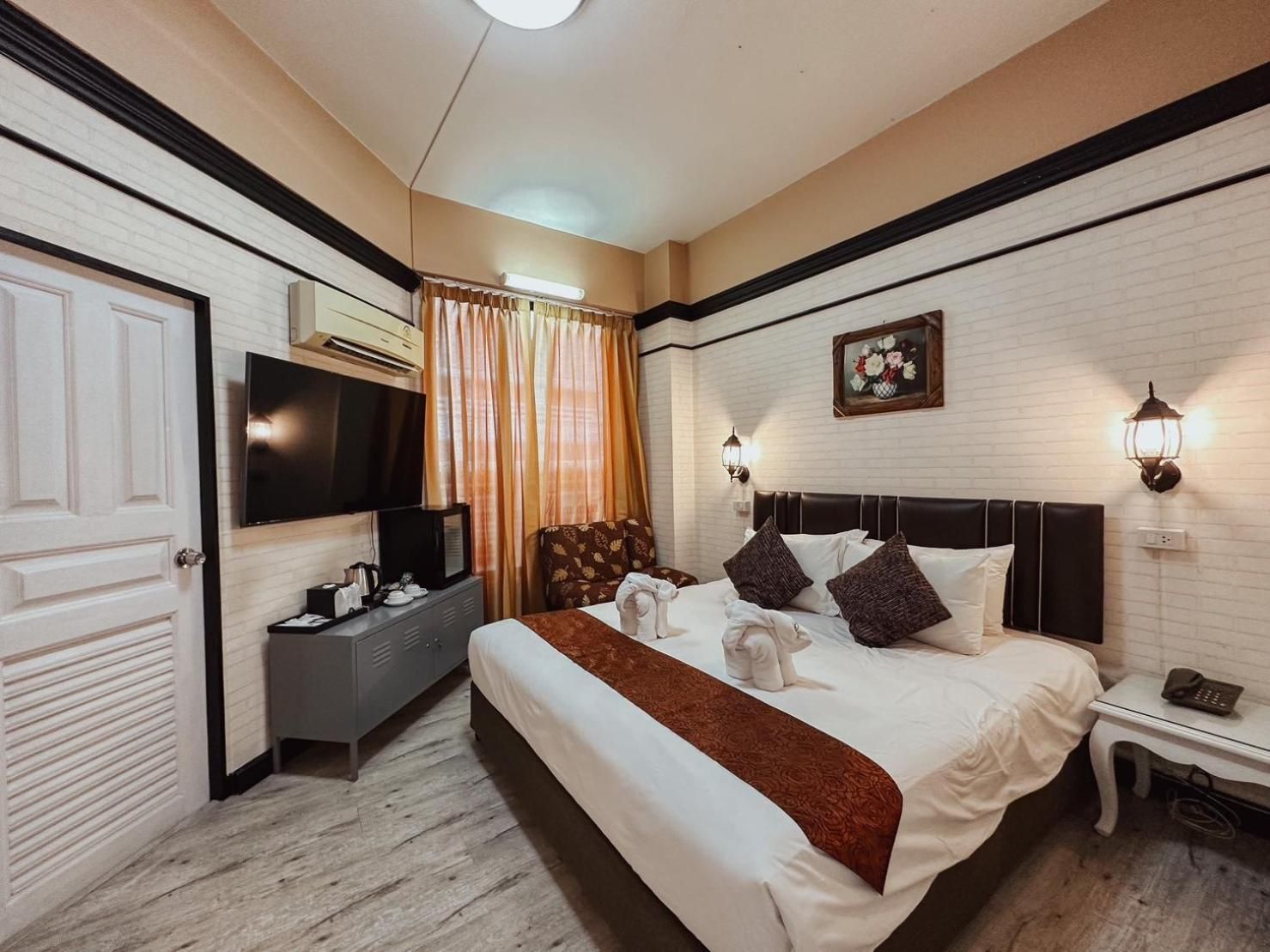 Standard King Room