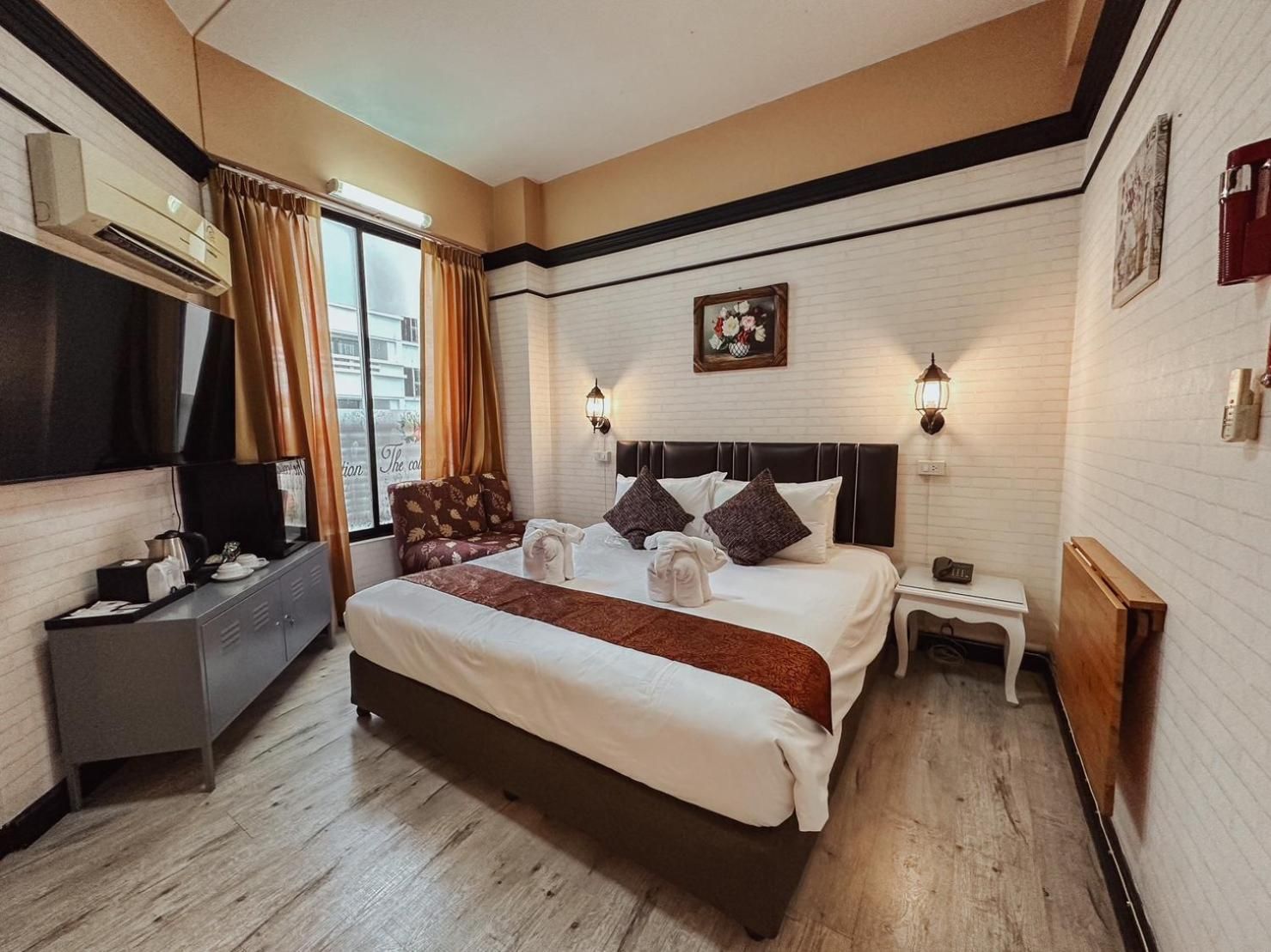 Standard King Room