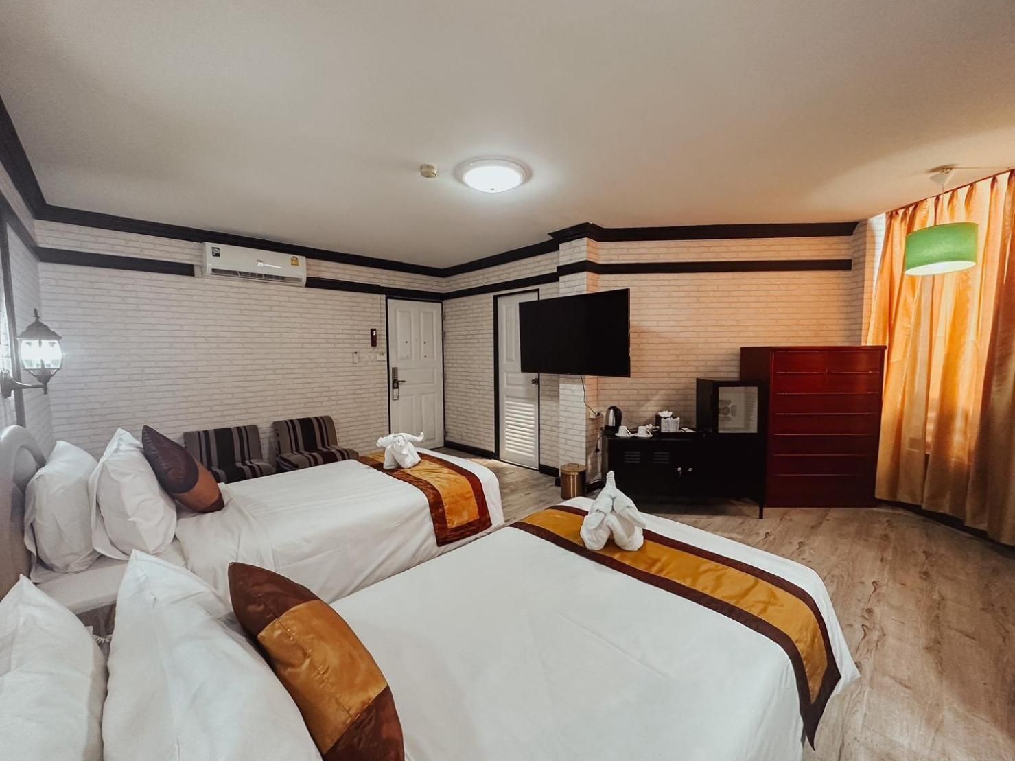 Large Twin Room