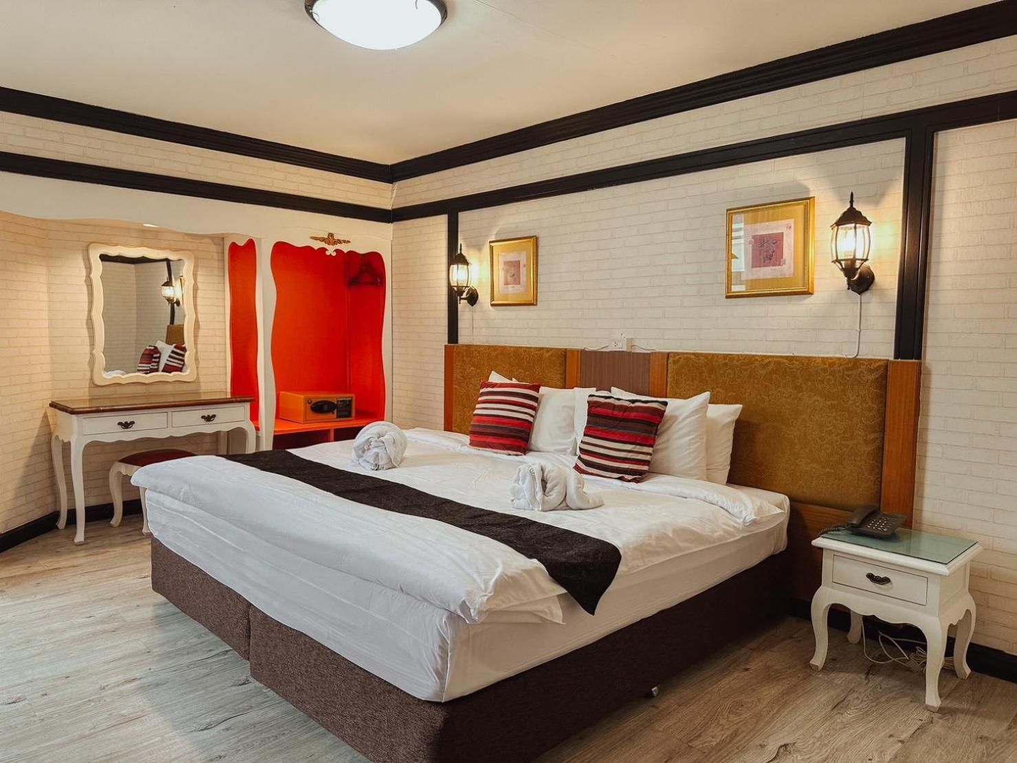 Deluxe King Room