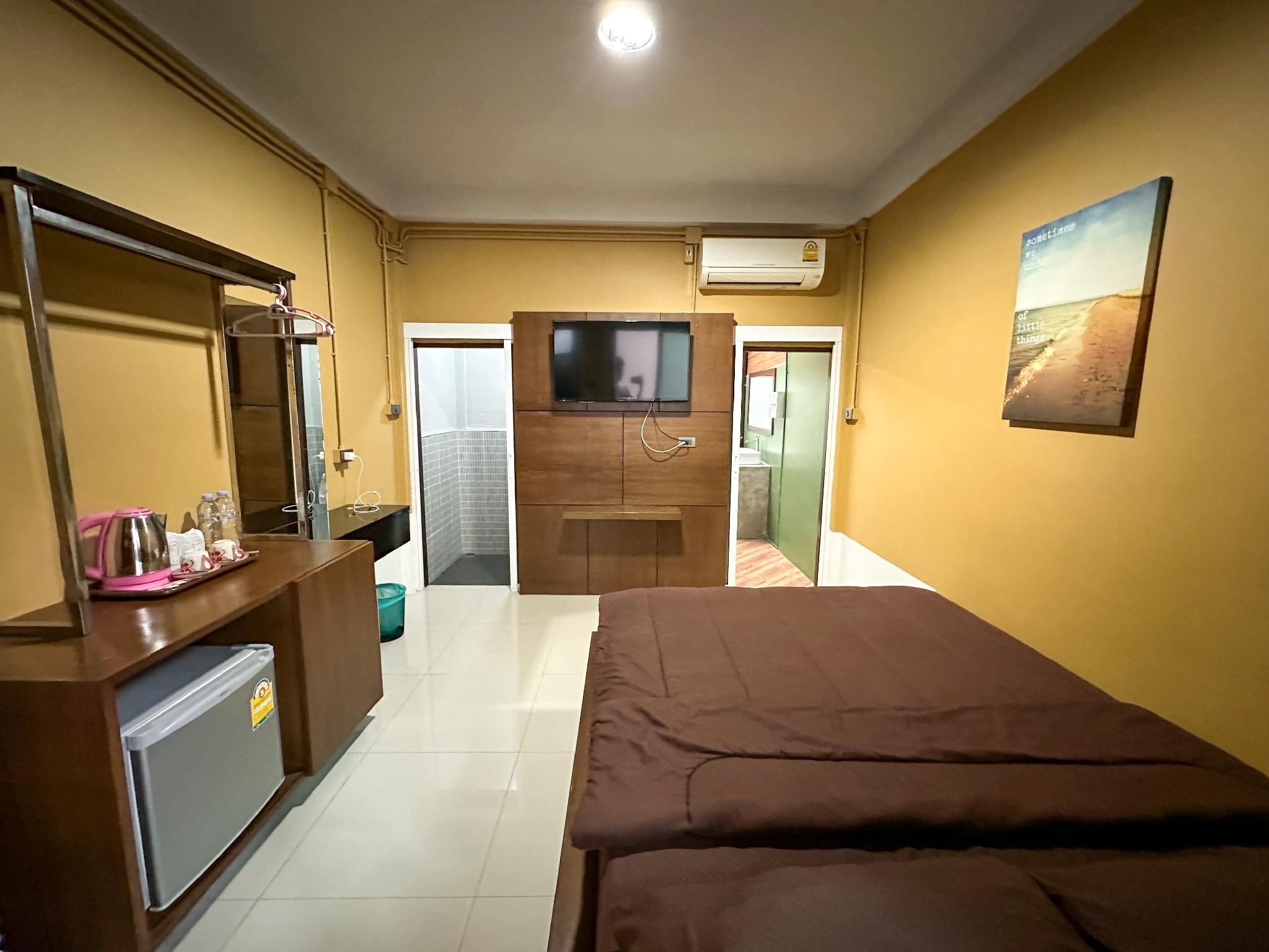 Deluxe Double Room with Bathtub