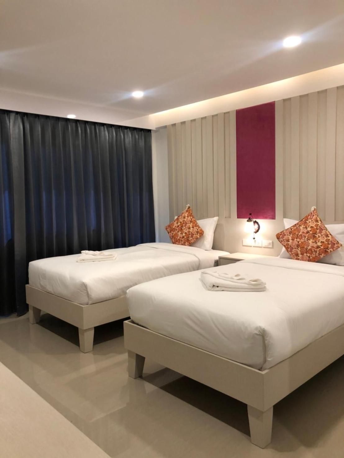 Standard Twin Room