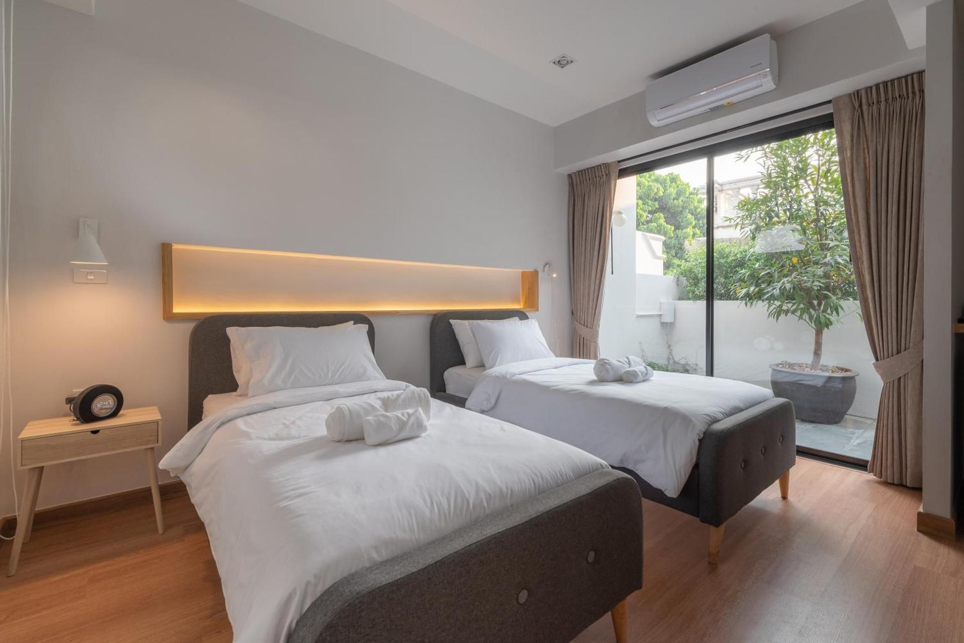 Twin Room with Private Bathroom