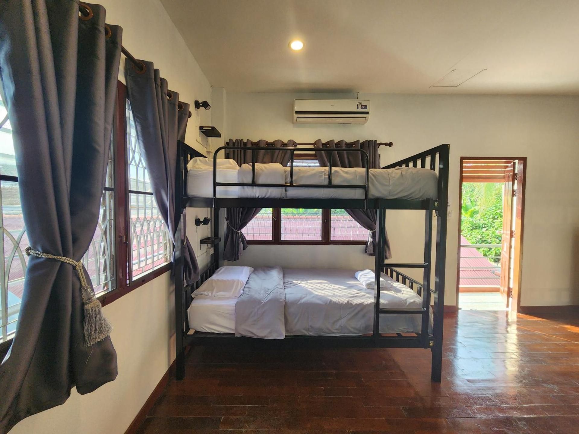 6-Bed Mixed Dormitory Room
