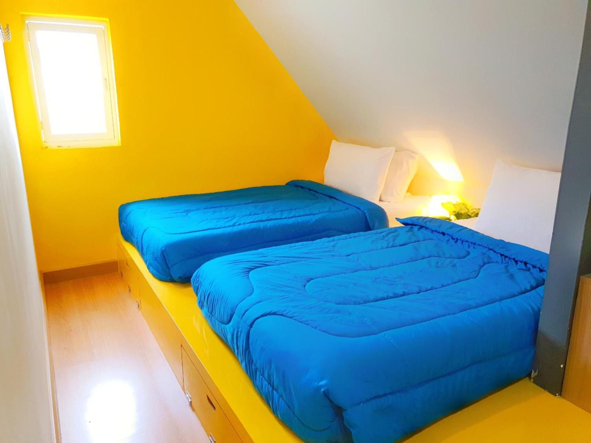 Twin Room with Shared Bathroom