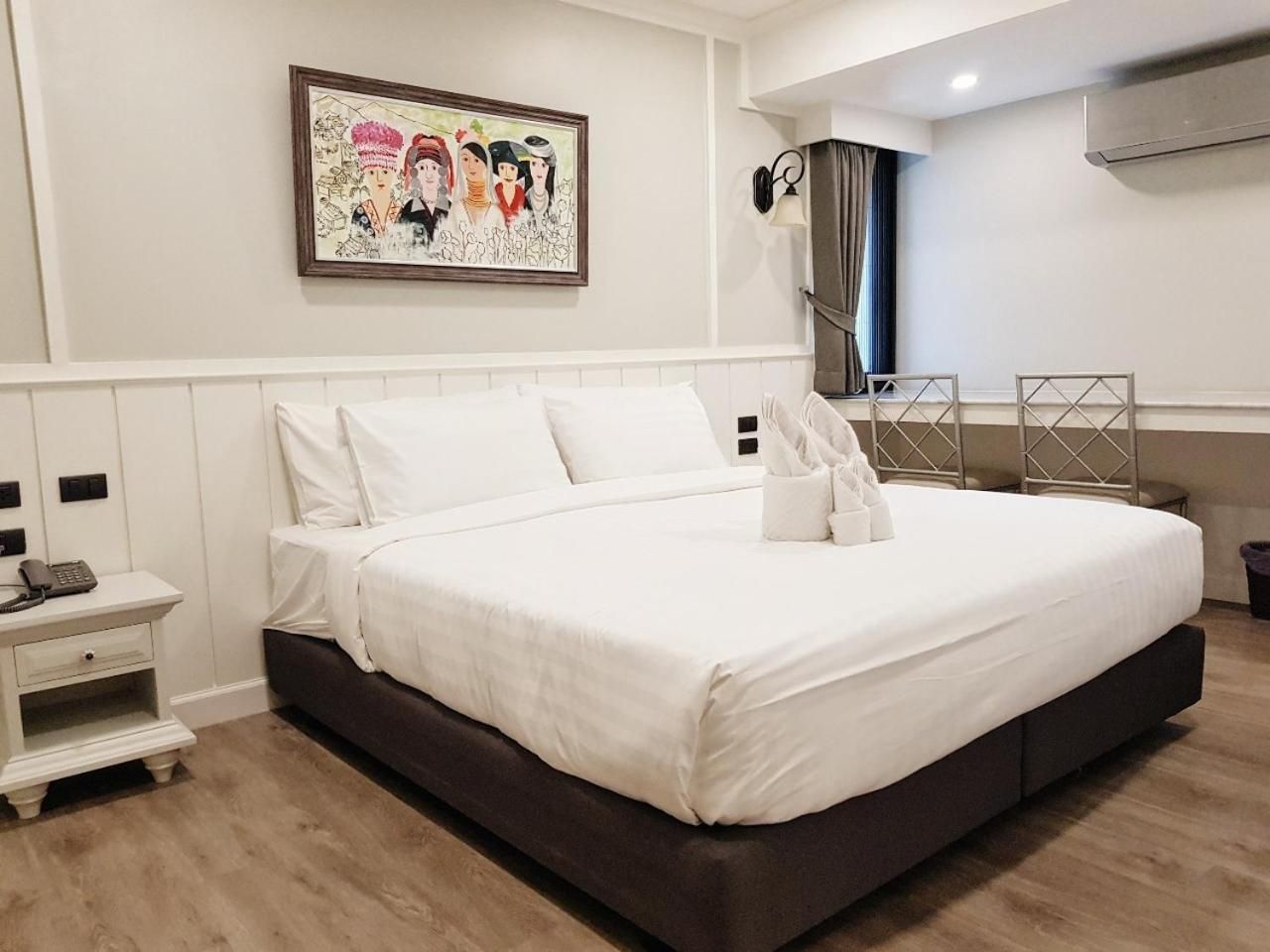 Double Room with Bathtub