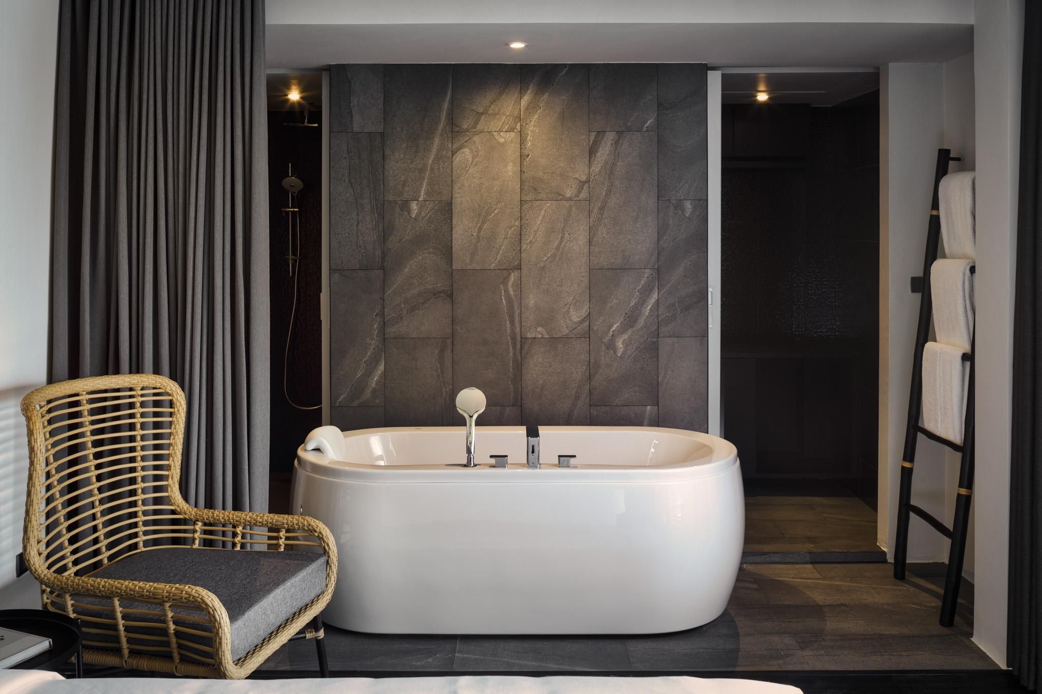 Deluxe King Room with Balcony