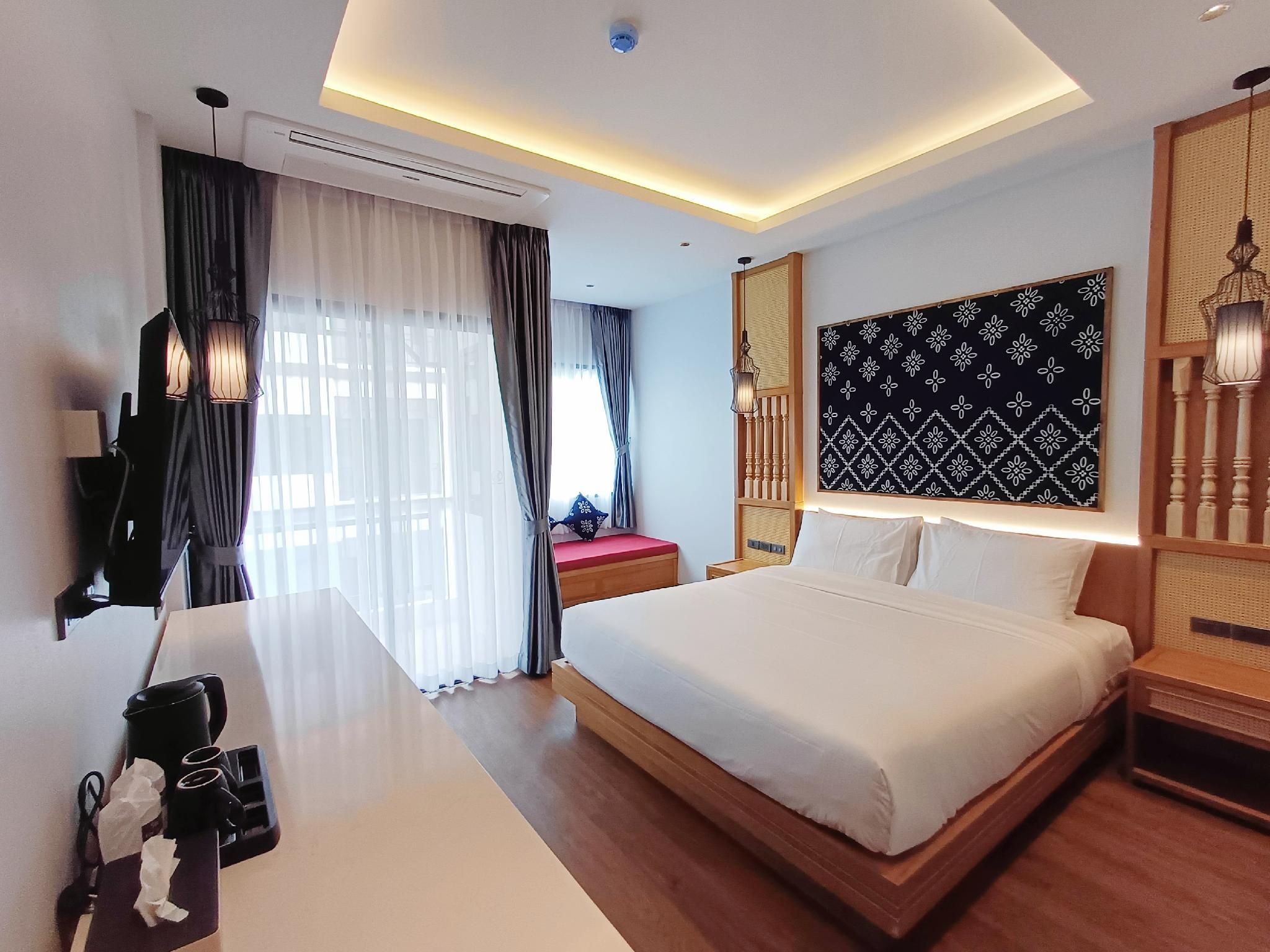 Deluxe Balcony Room