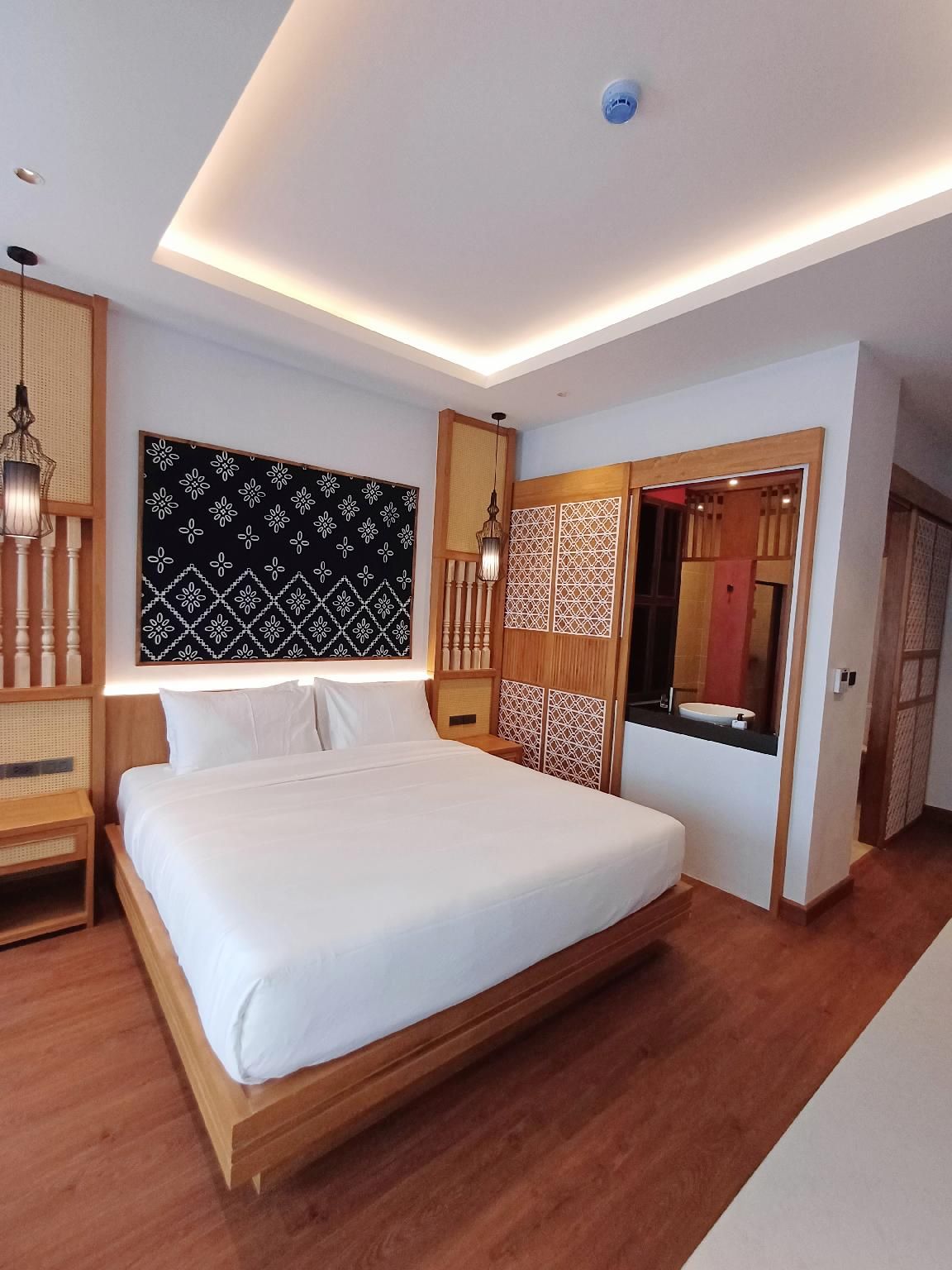 Deluxe Balcony Room