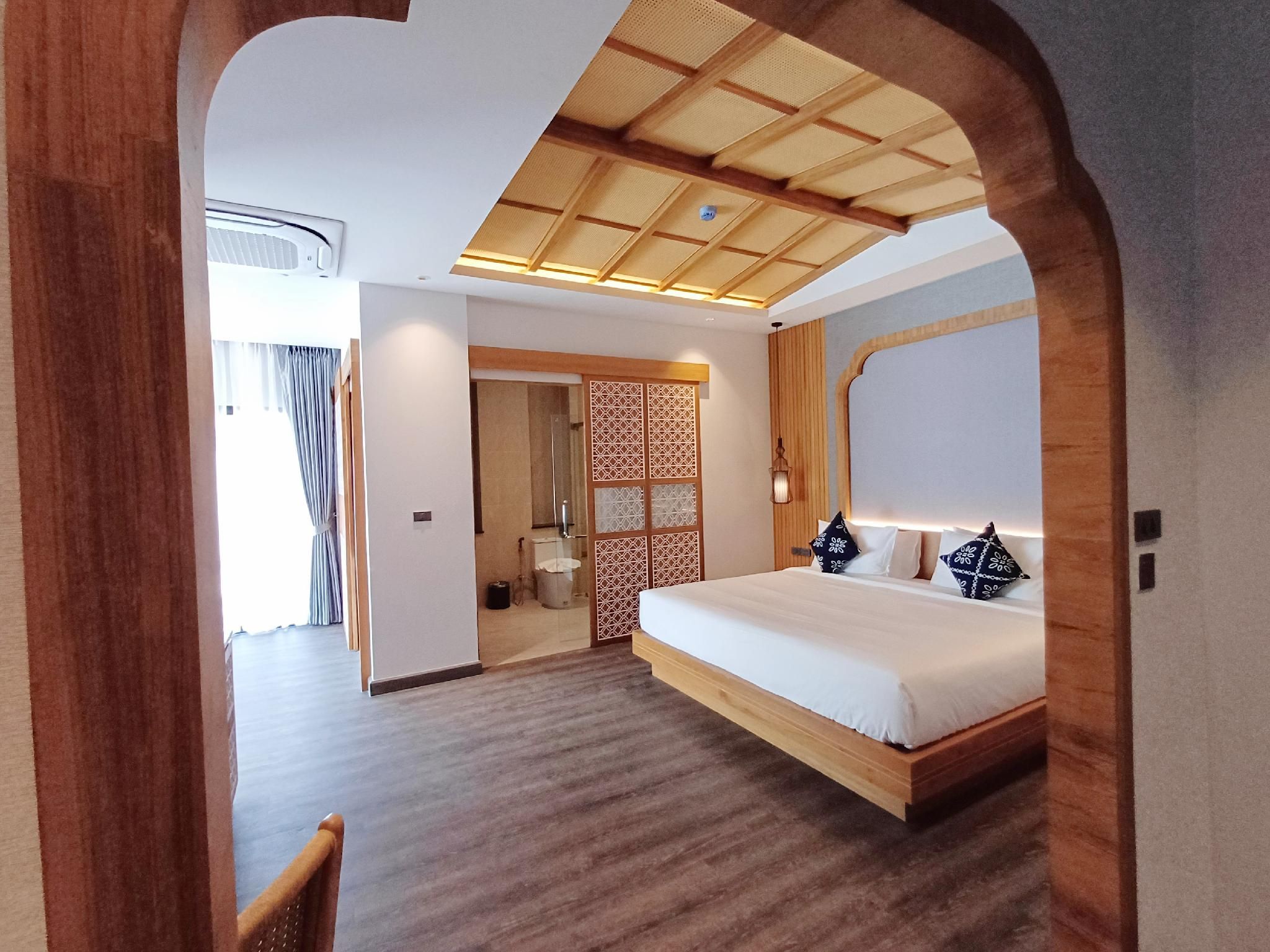 Luxury Pool Access Suite