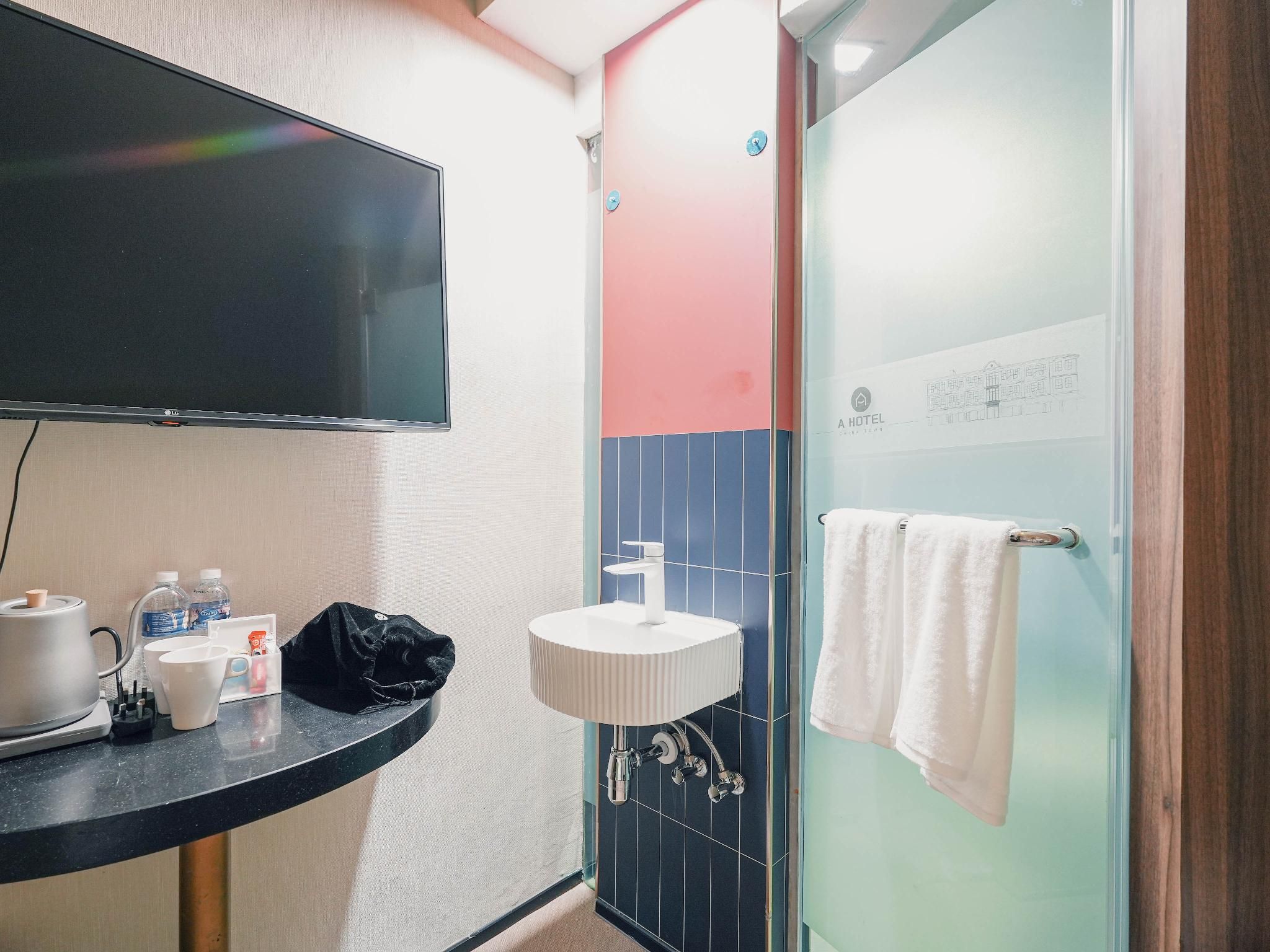 Superior Twin - No Window