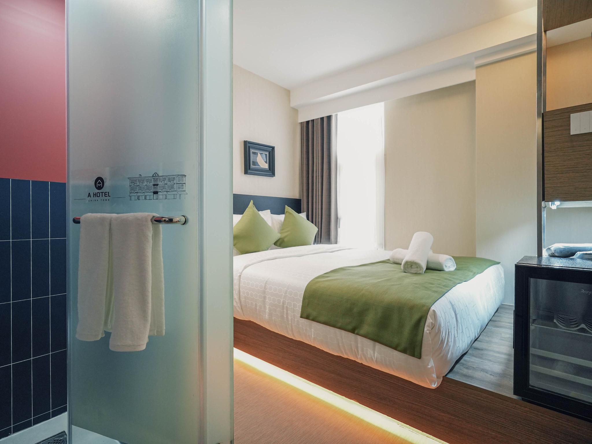 A Hotel Chinatown, Newly Renovated Deluxe with Window