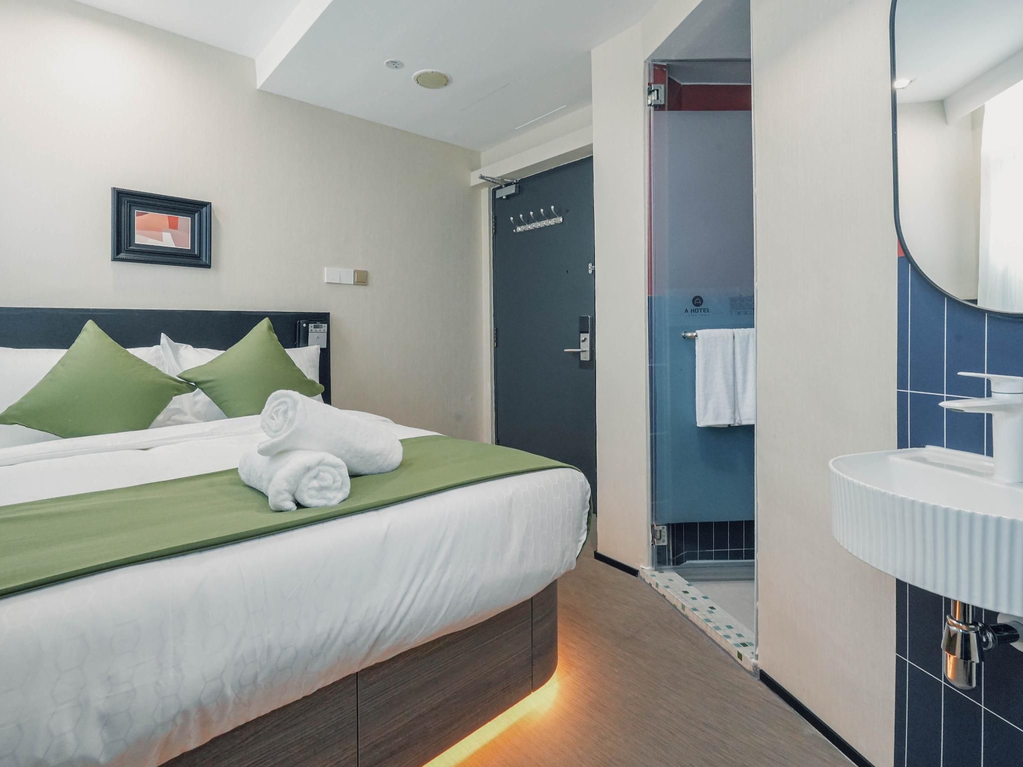 Day Use -- Deluxe, 4 Hours Only