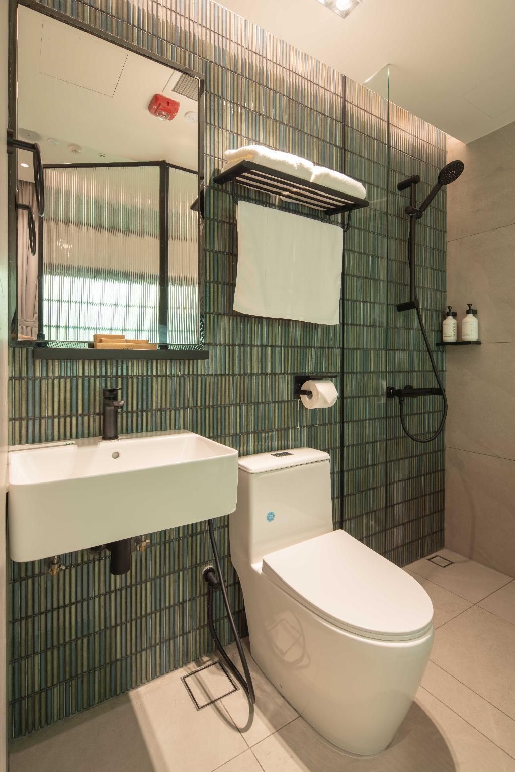 SOCIAL on Outram Standard - 1 Queen Bed 3