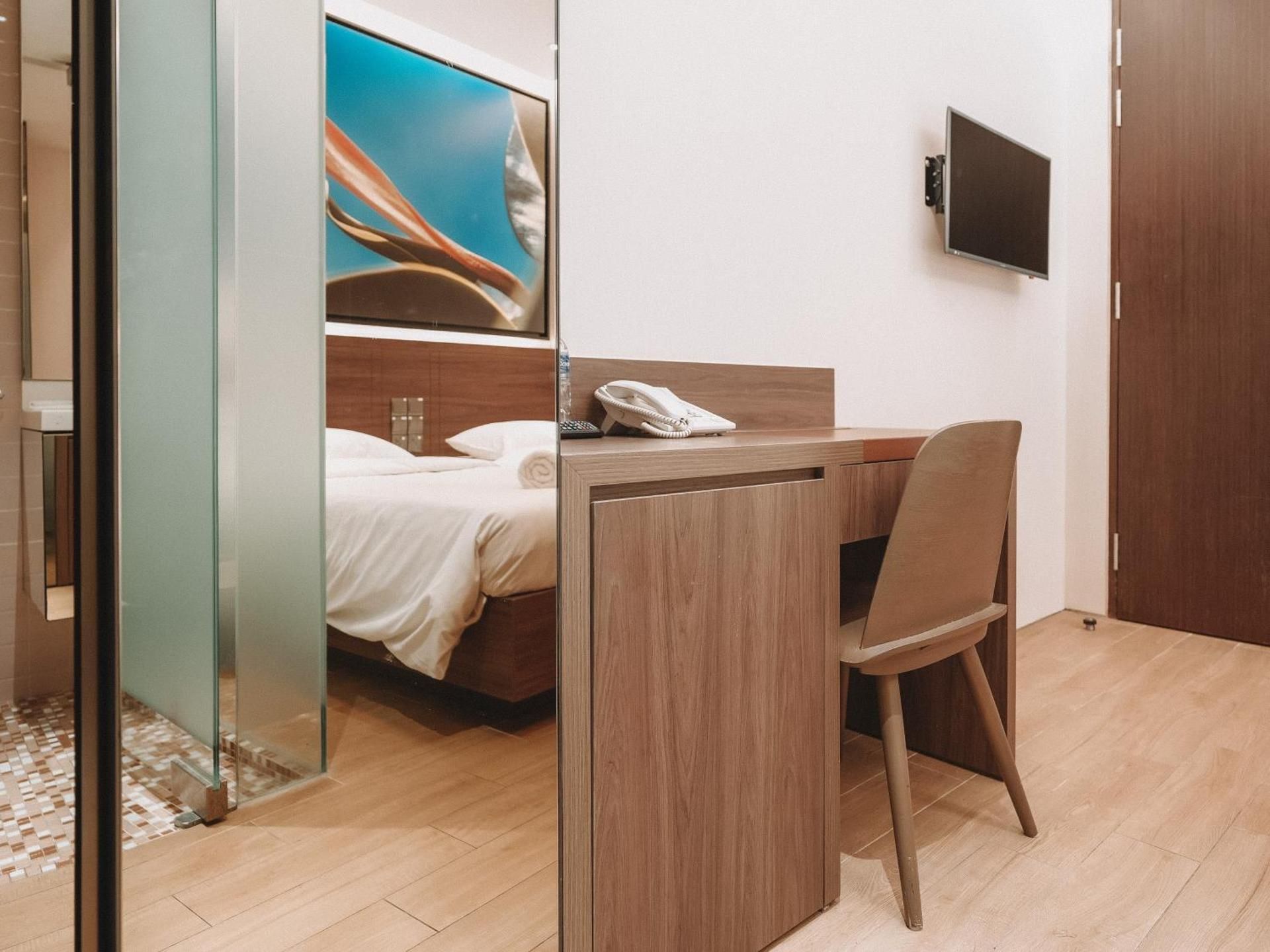 A Hotel Bugis, 11Hrs, Stay From 8PM To 9AM Deluxe Twin, No Window 3