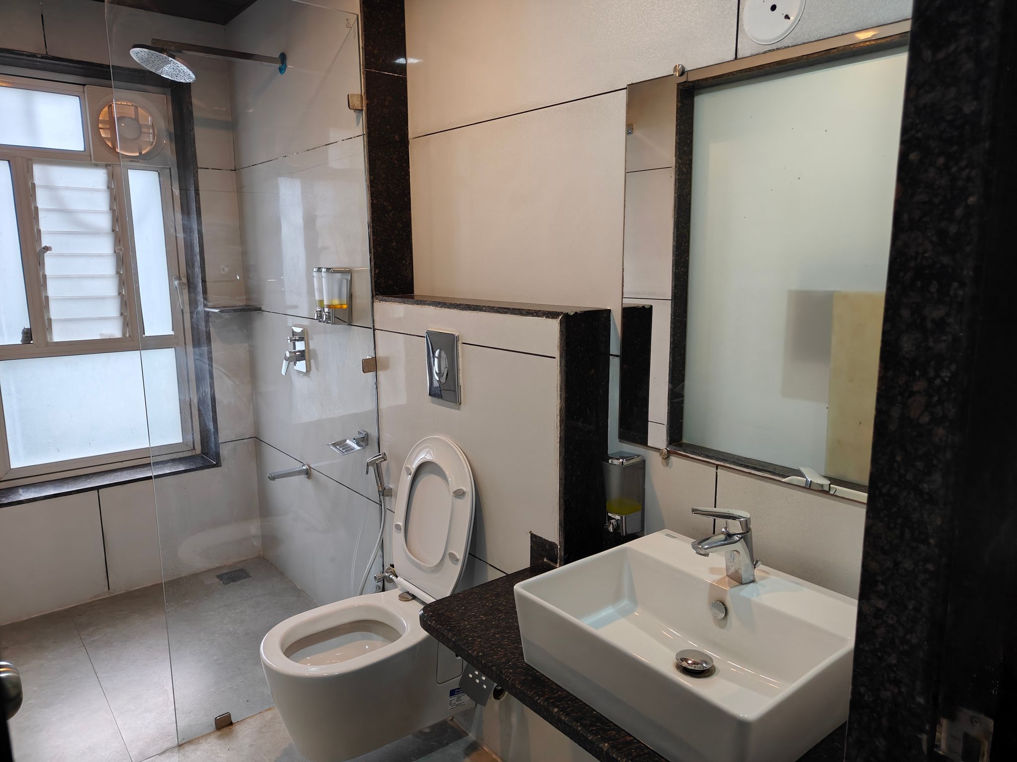 Hotel Apricot One - Udaipur Deluxe Twin Room 6