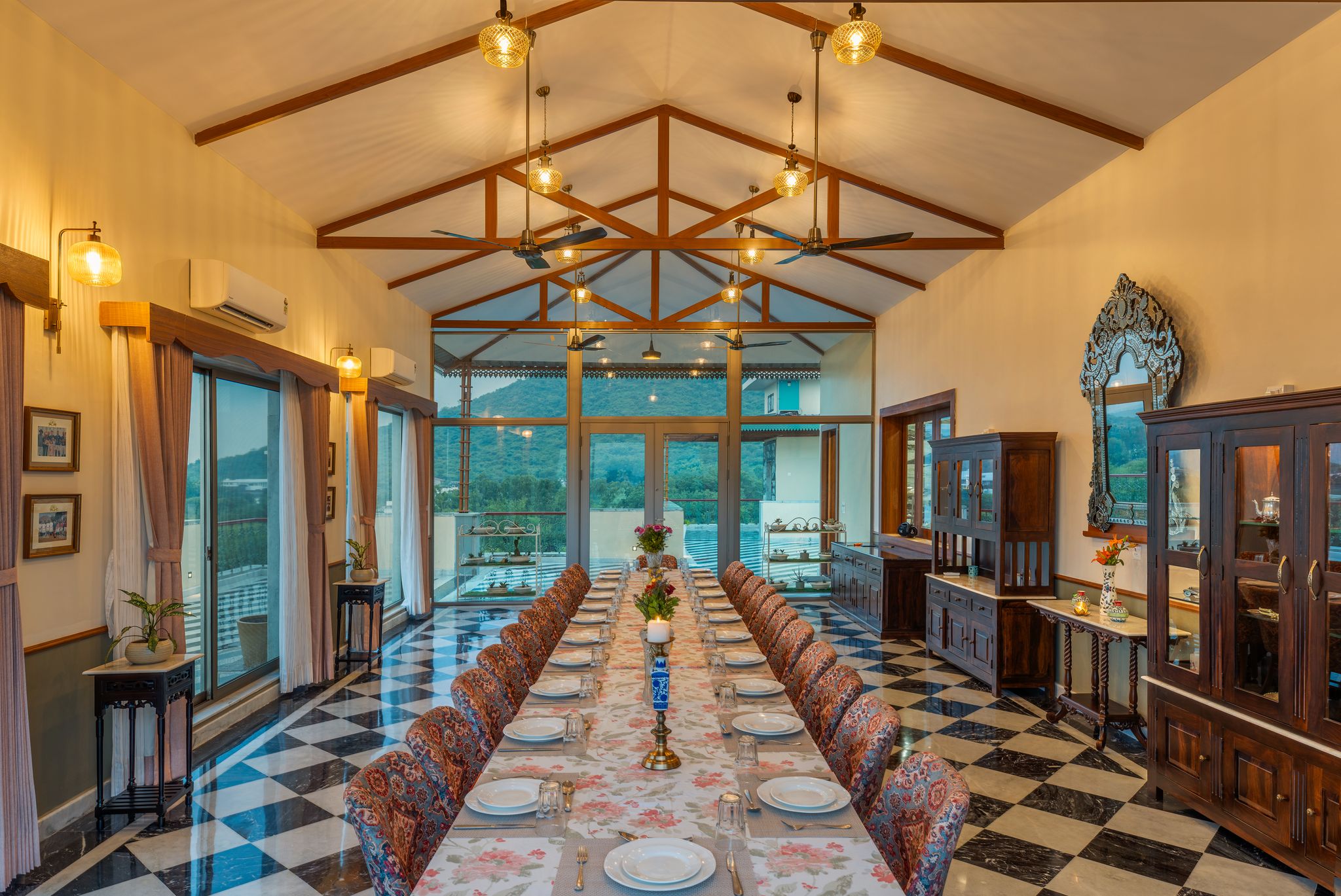 Dilip Niwas Luxe Stay (Near Fateh Sagar Lake 2KM)