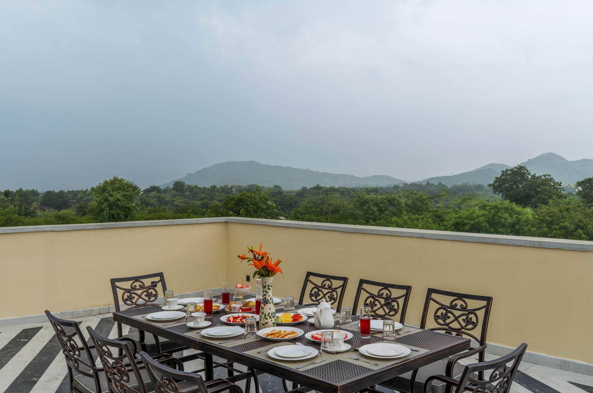 Dilip Niwas Luxe Stay (Near Fateh Sagar Lake 2KM)