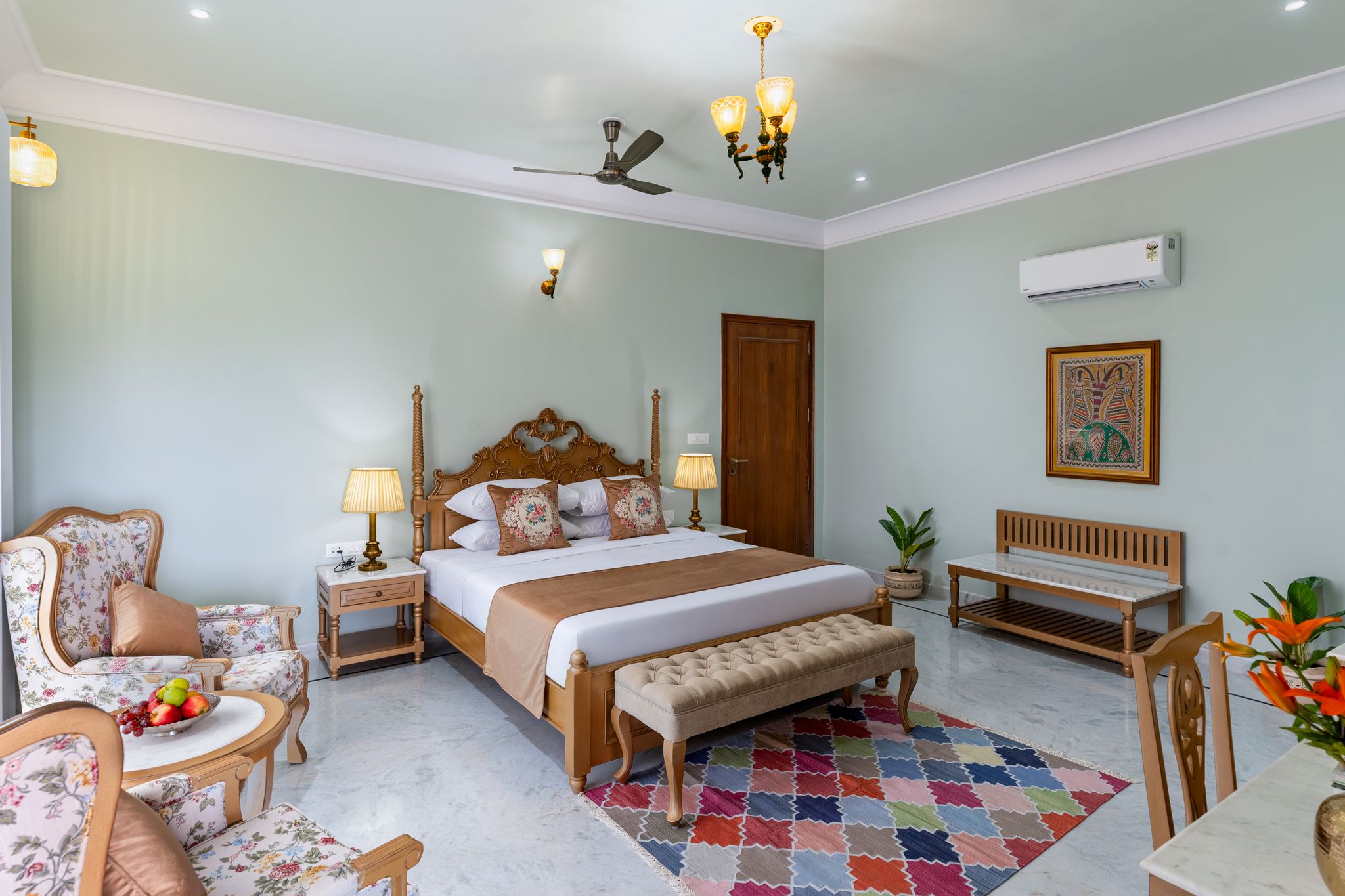Suite Room with Bathtub