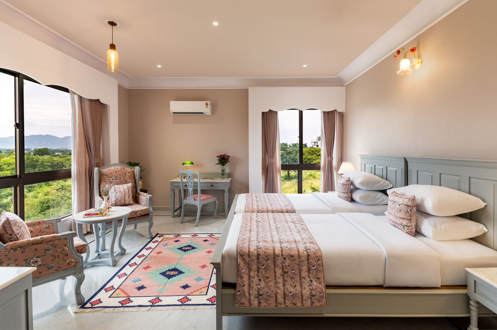 Dilip Niwas Luxe Stay (Near Fateh Sagar Lake 2KM)