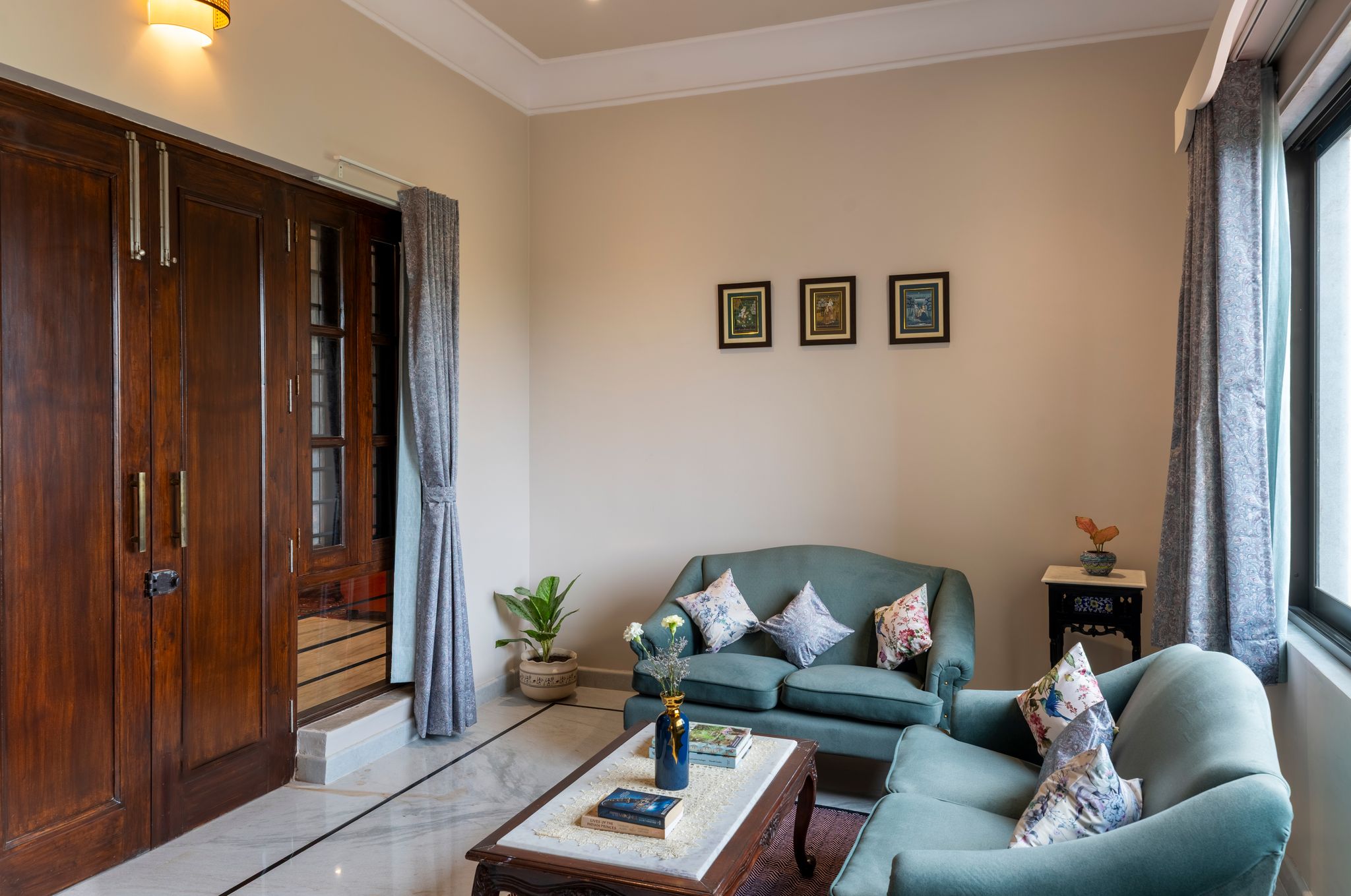 Dilip Niwas Luxe Stay (Near Fateh Sagar Lake 2KM)