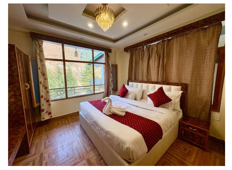 Hotel Oscar - A Boutique Hotel in Old Manali Deluxe Room Mountain View 2