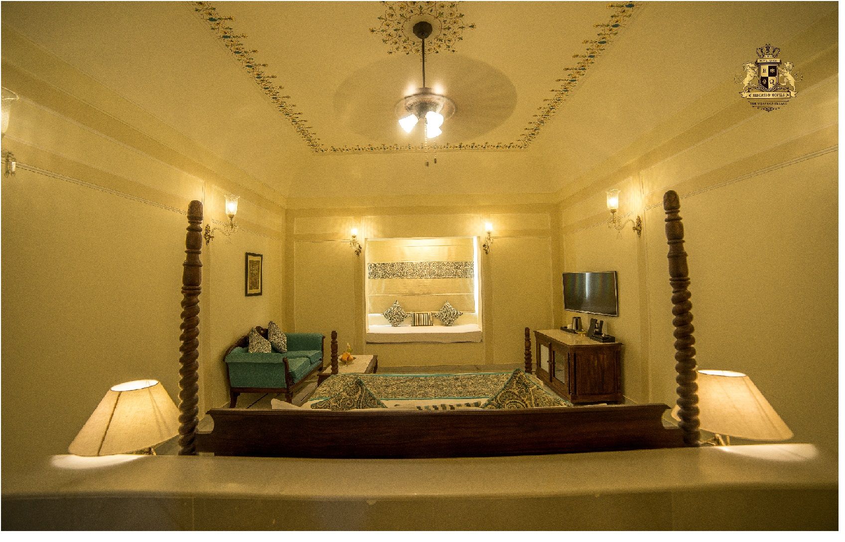 Jharokha Haveli Suite