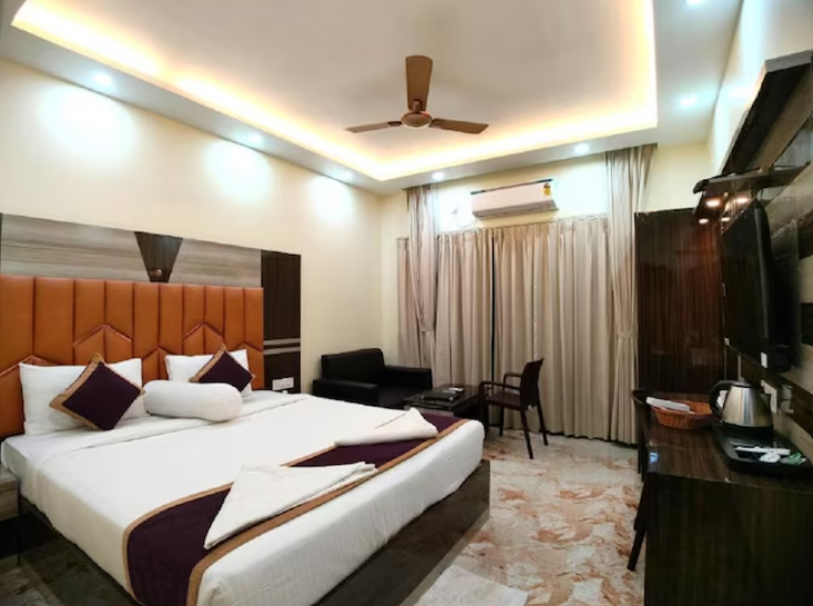 Premium Room with Balcony Side Sea View