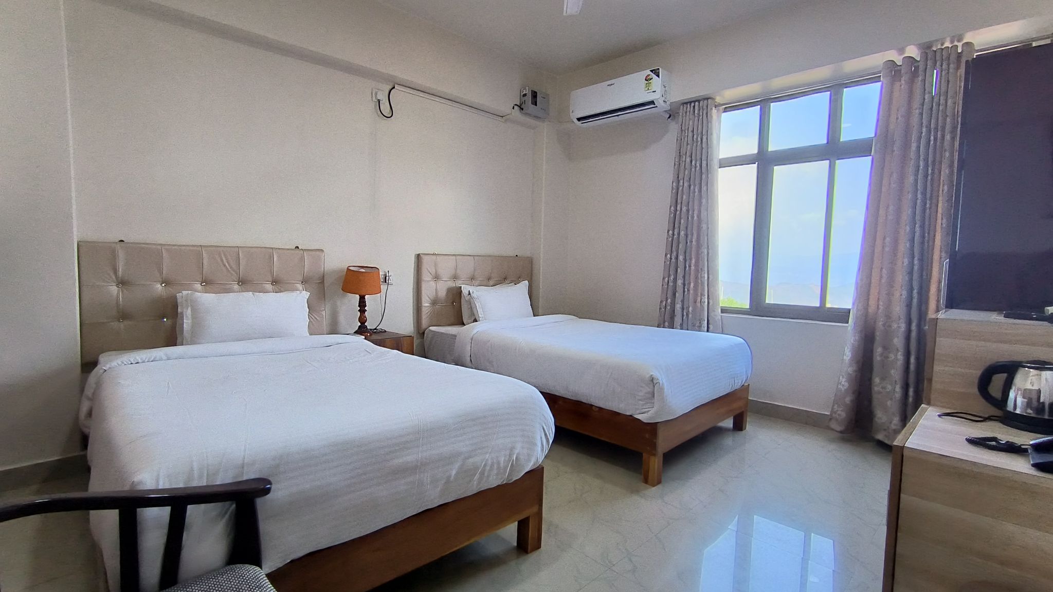 Twin Occupancy (2 Single BED)