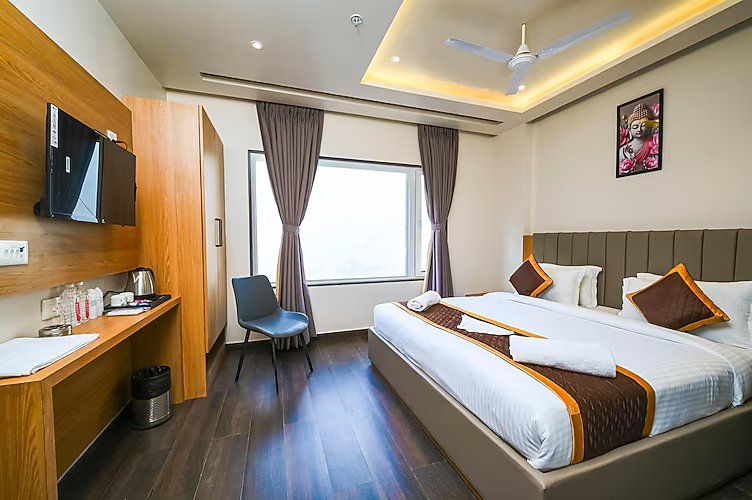 Standard King Bed Room