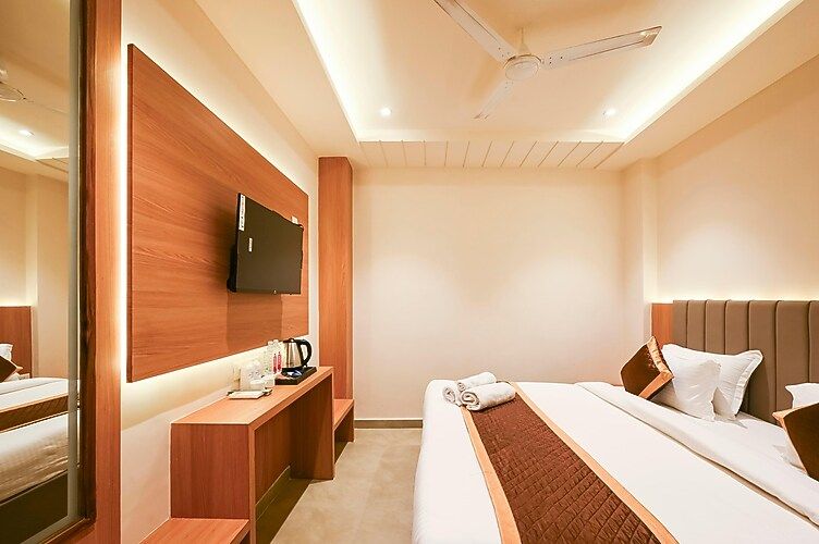 Deluxe Air Conditioned Room