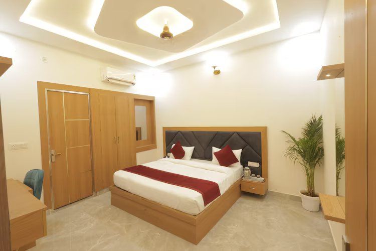 Deluxe Room with King Bed