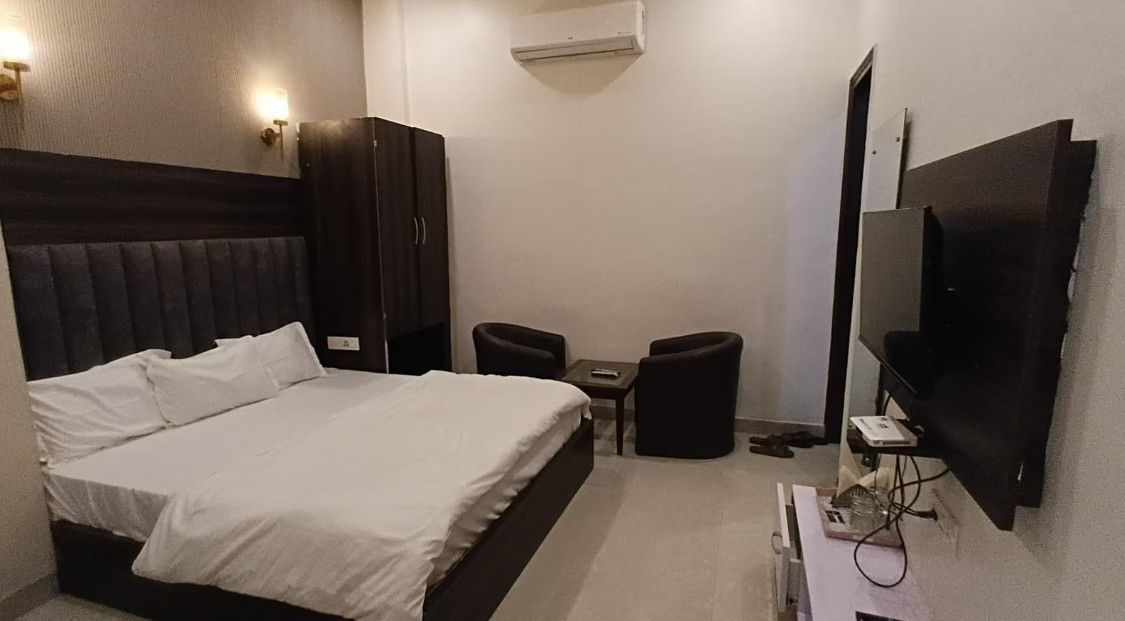 Hotel The Palm Deluxe AC Room 3