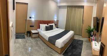 Hotel Earth Orbit Standard Room
