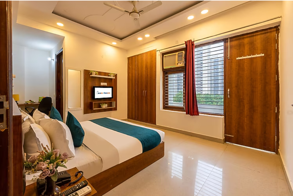 Hotel The Classic Inn Noida Sec-70 Deluxe Room with City View 5