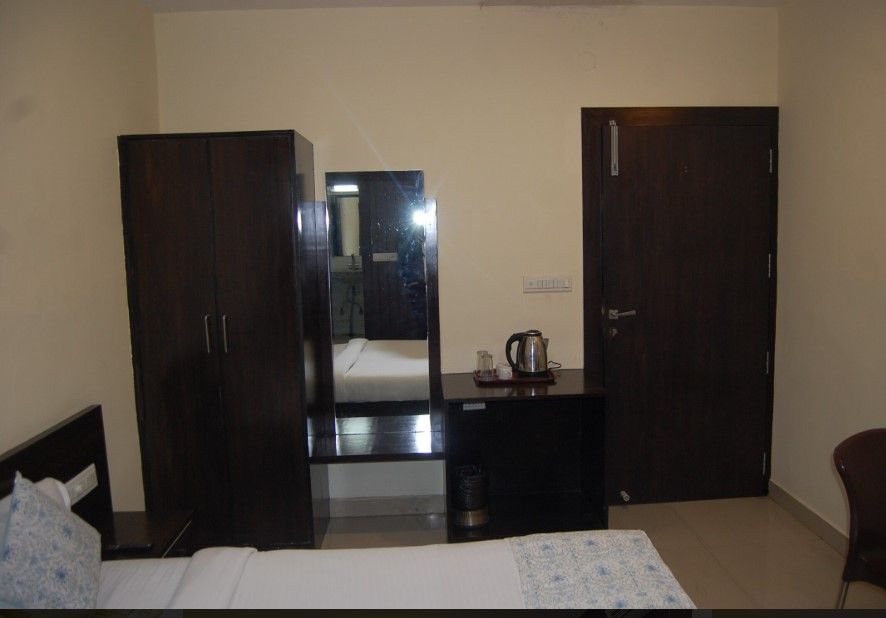 Hotel Imperial, Udaipur Dabok Deluxe Room 3