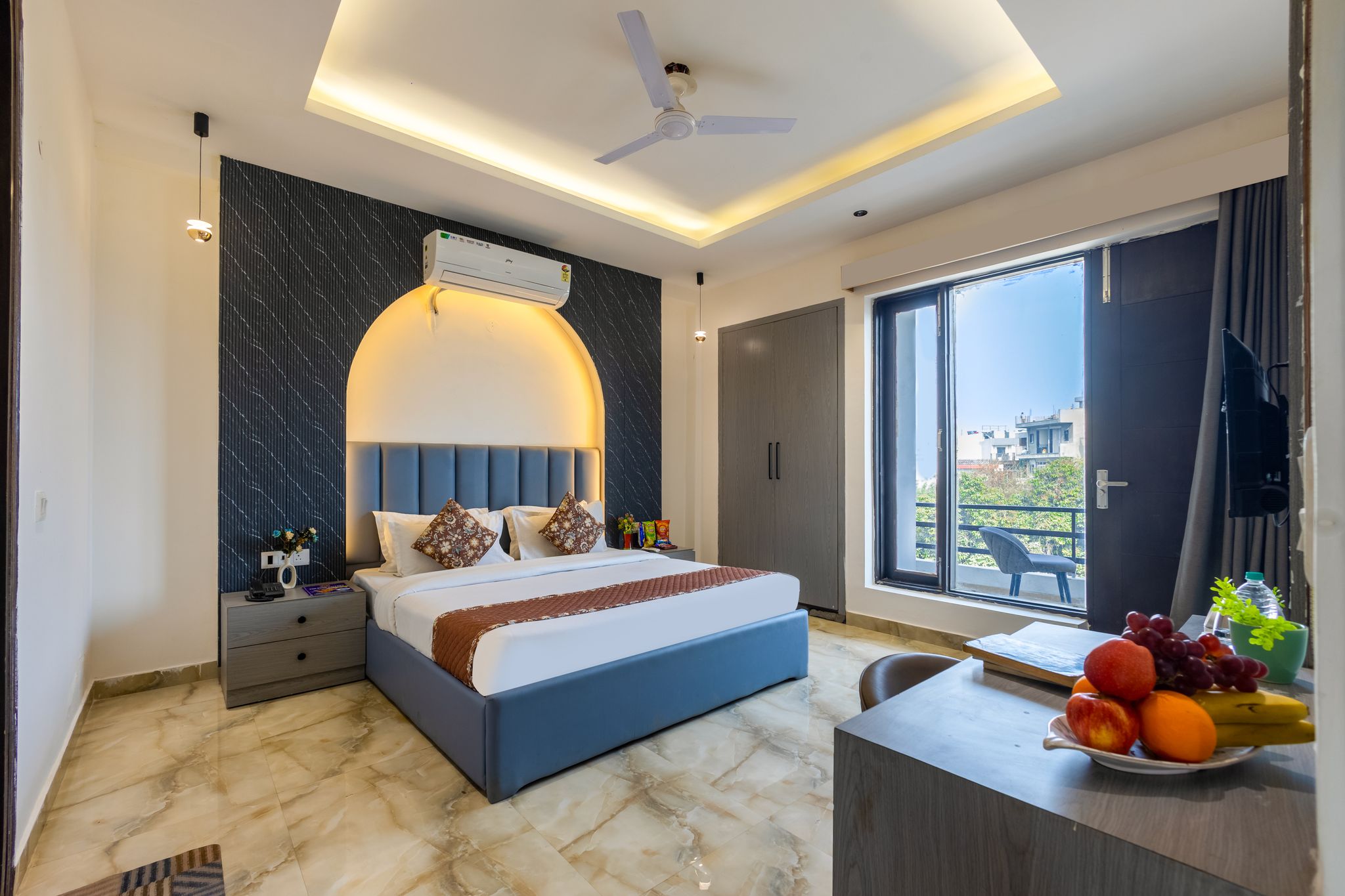 Suite Room With City View