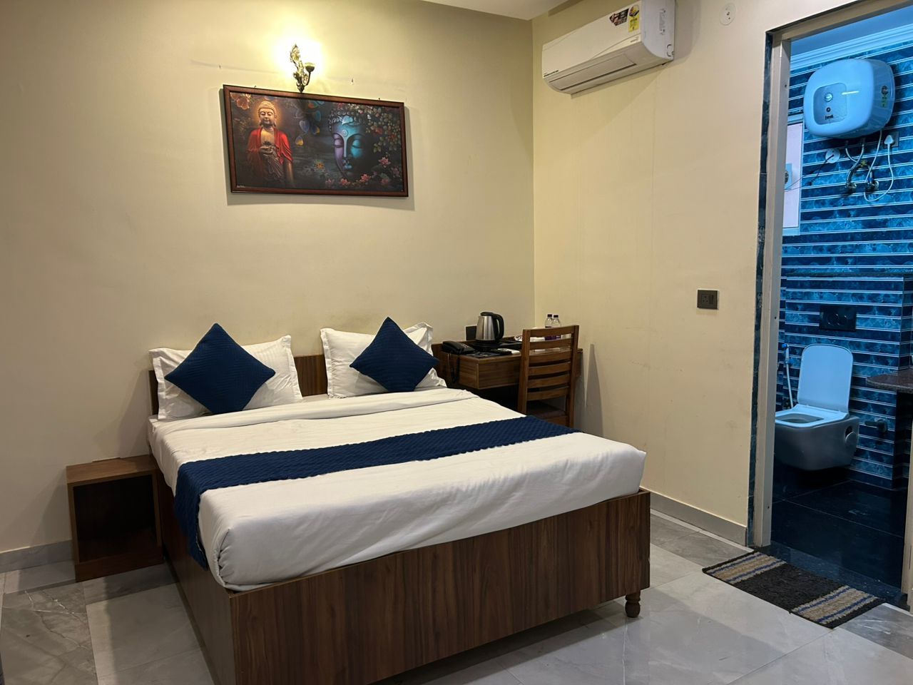 Hotel Life Tree Deluxe Room