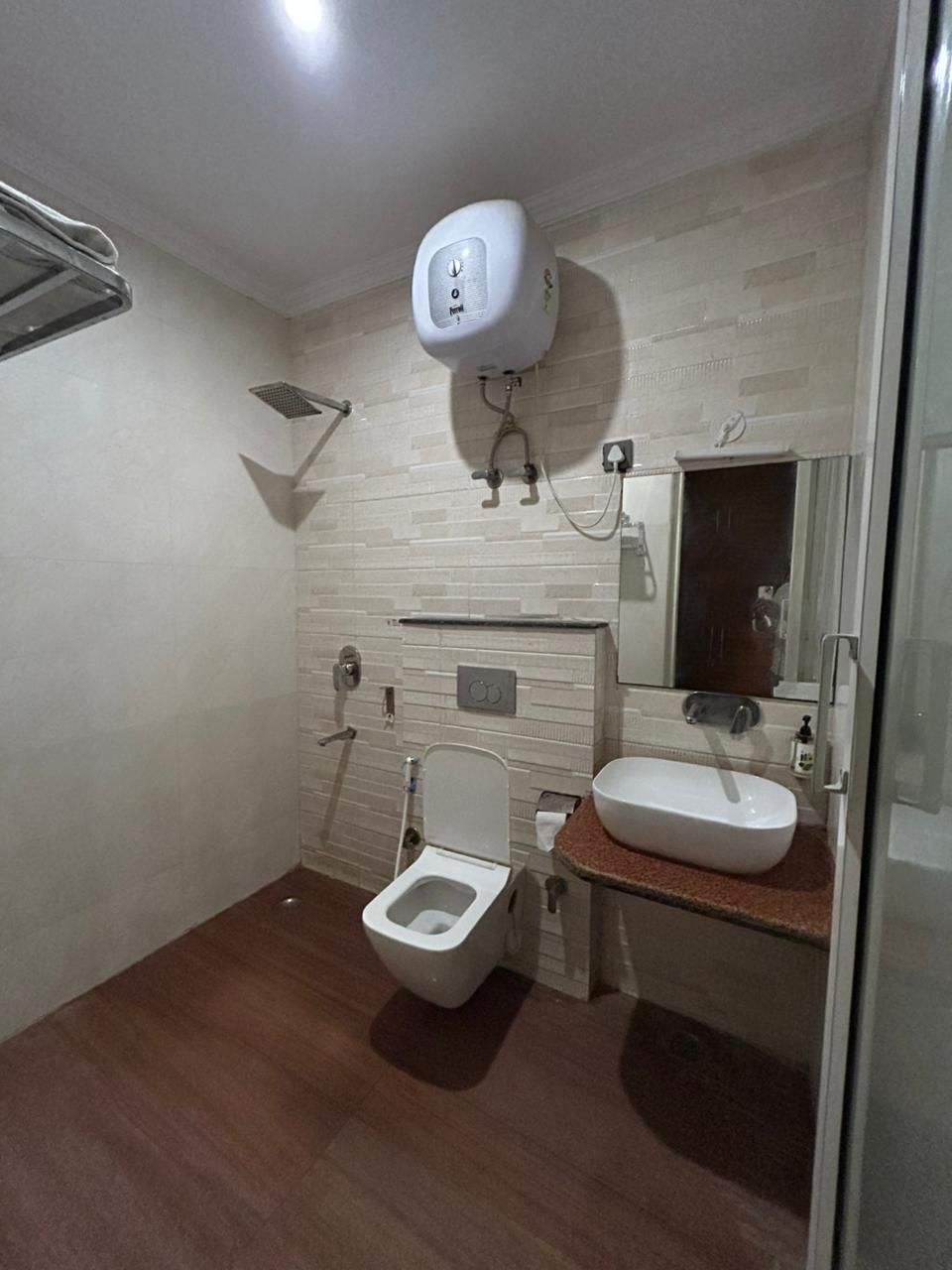 Hotel Life Tree Deluxe Room 10