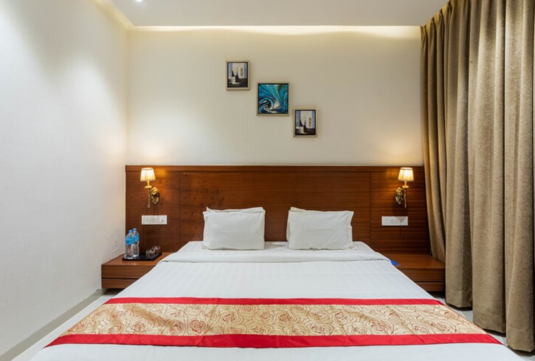 Hotel The Chandra Leela Superior Room