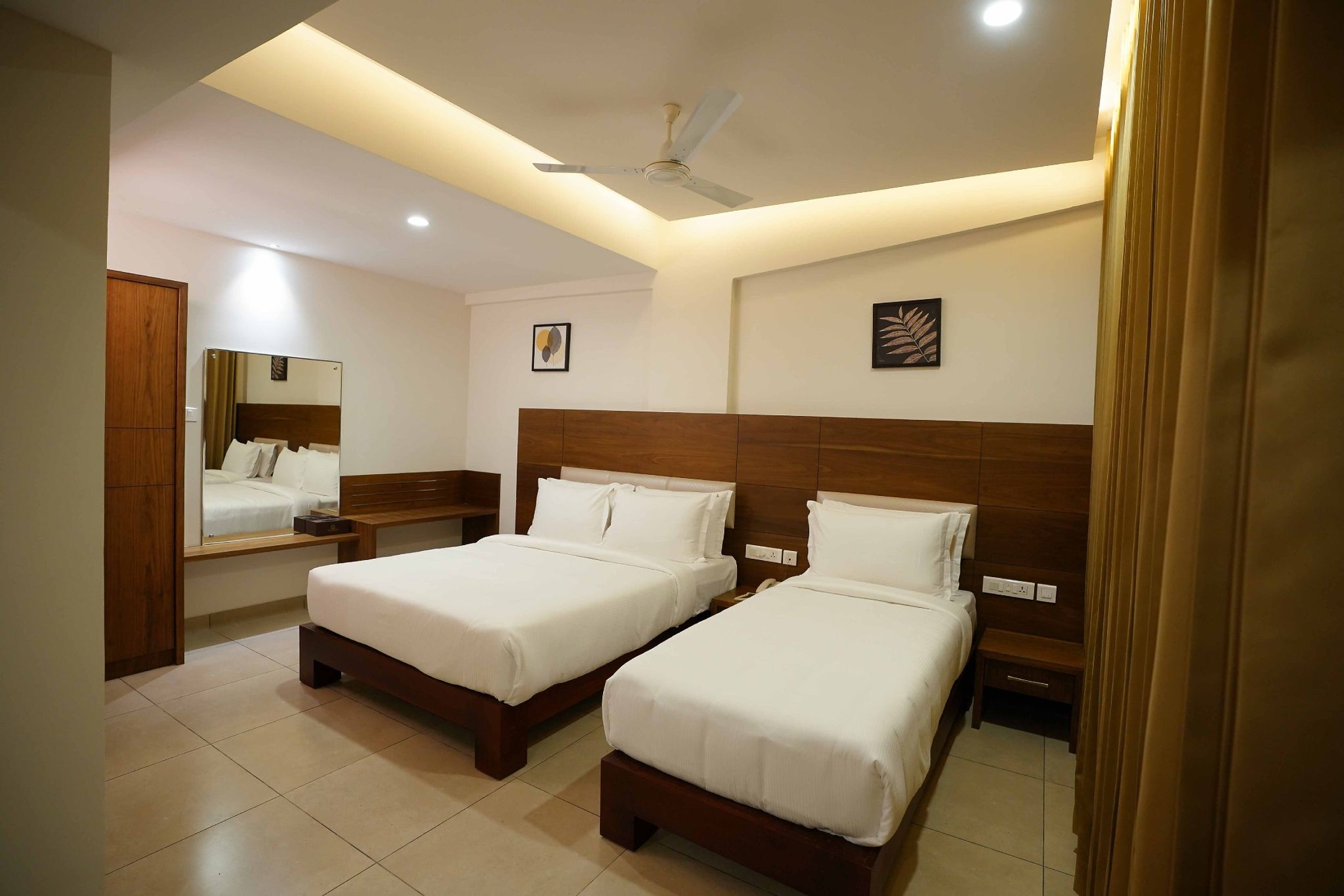 Standard Twin Bed Room