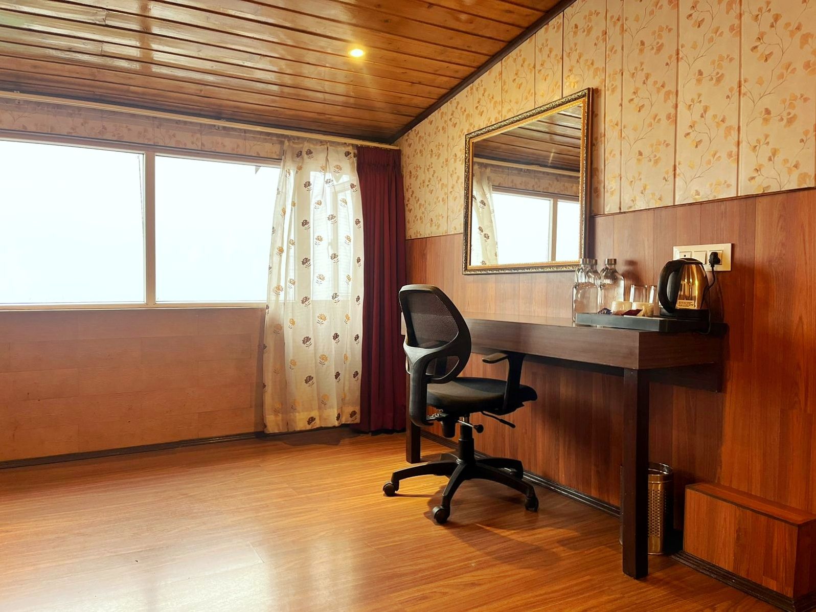 Mount Thistle Boutique Hotel Premium Kanchenjunga View Room 3