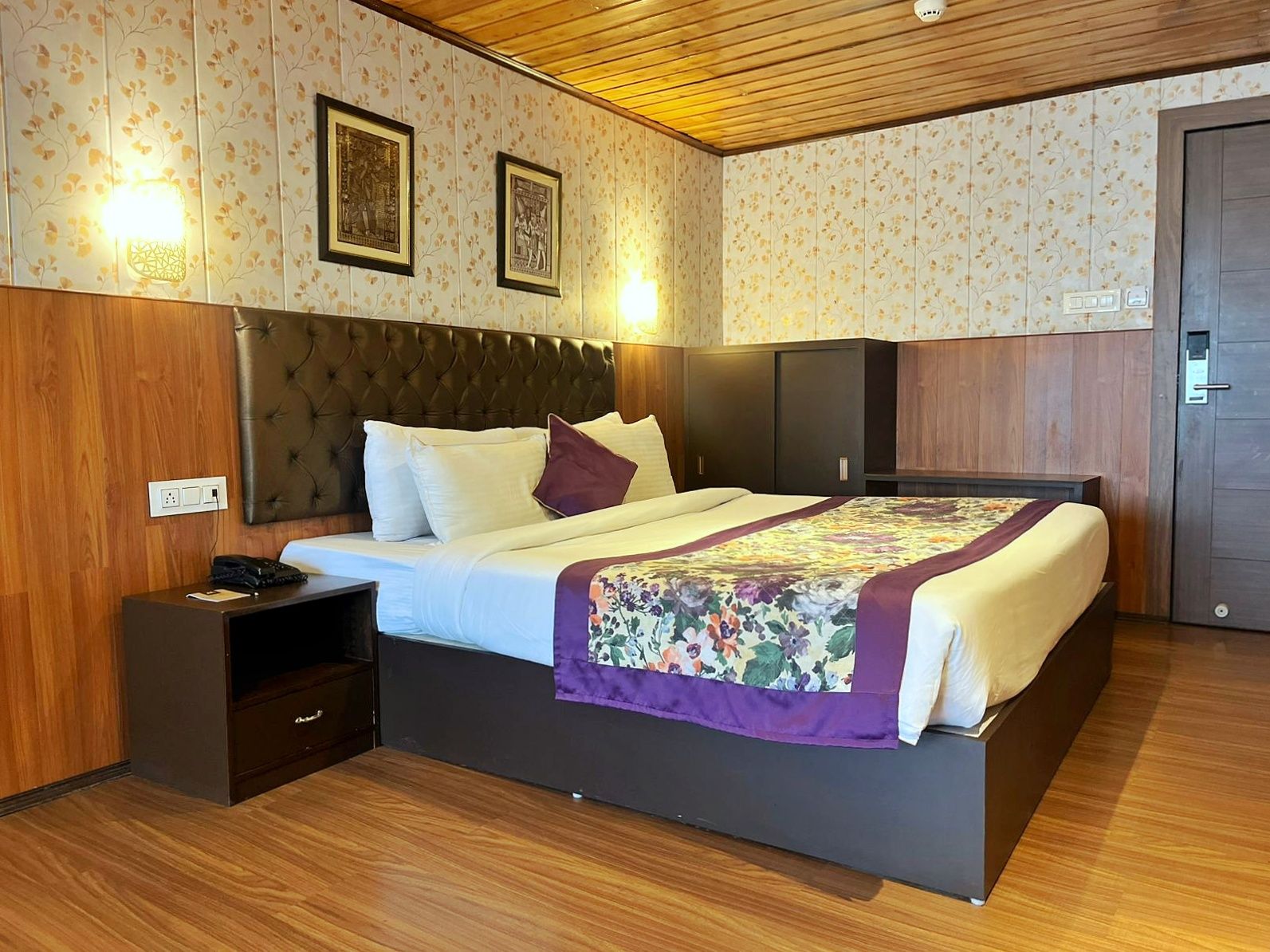 Attic Kanchenjunga View Room